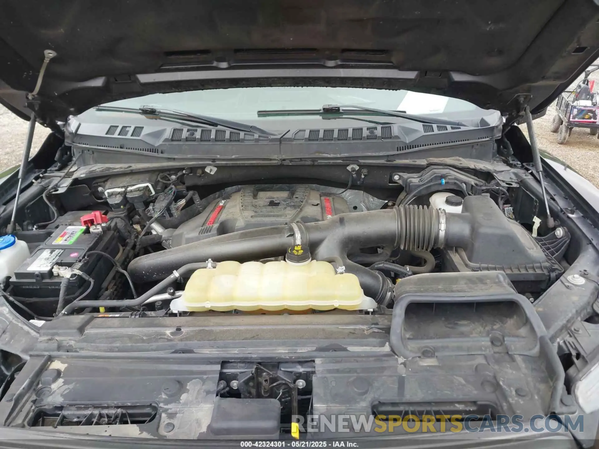 10 Photograph of a damaged car 1FTFW1RG8KFD42729 FORD F-150 2019