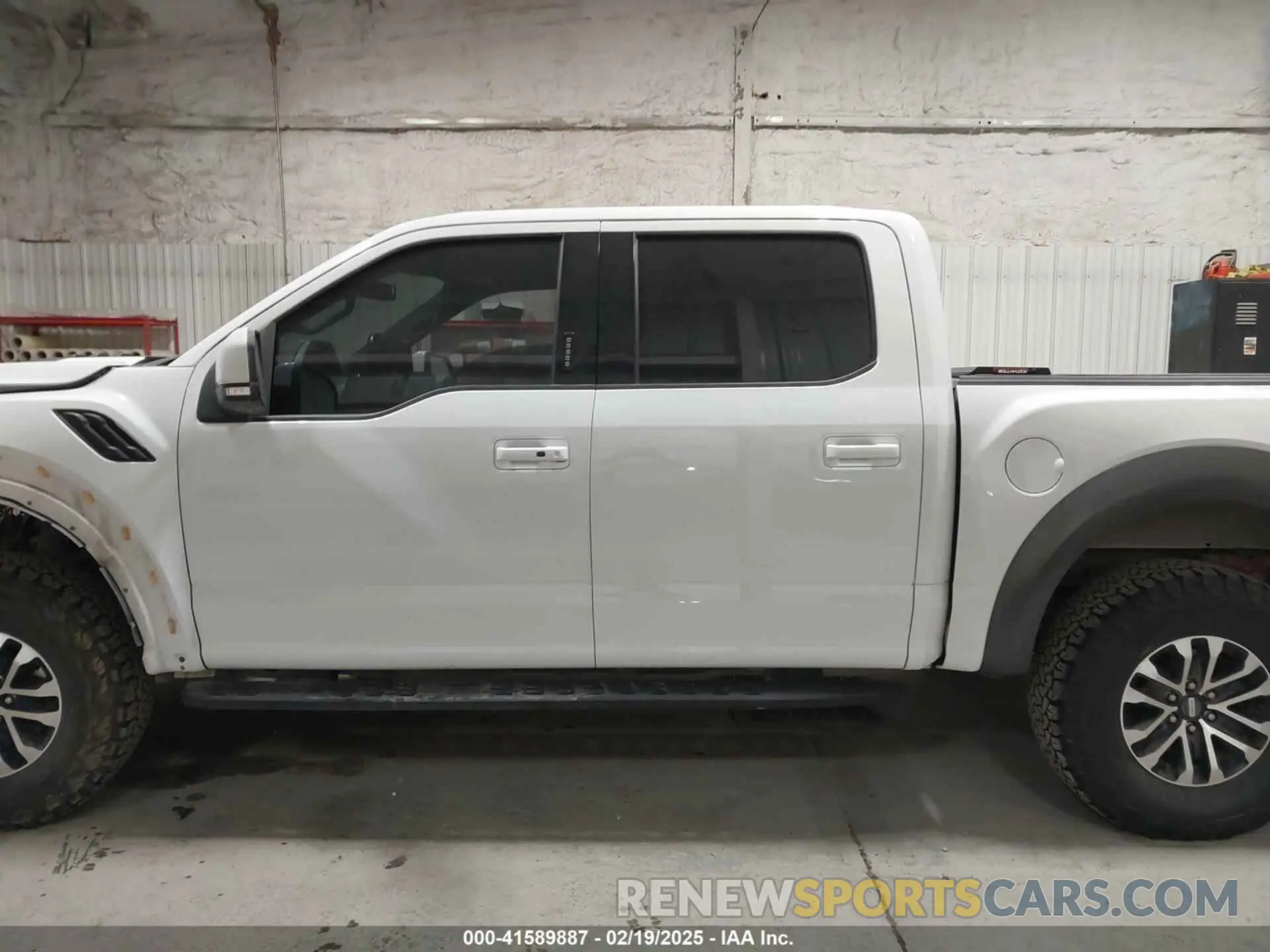 14 Photograph of a damaged car 1FTFW1RGXKFD18013 FORD F-150 2019