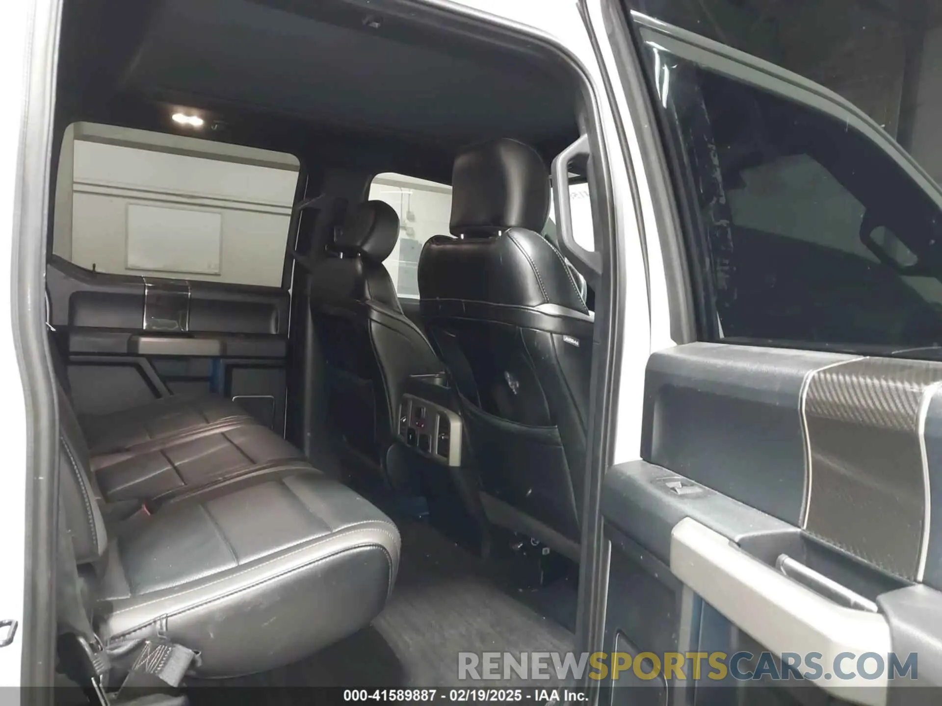 8 Photograph of a damaged car 1FTFW1RGXKFD18013 FORD F-150 2019