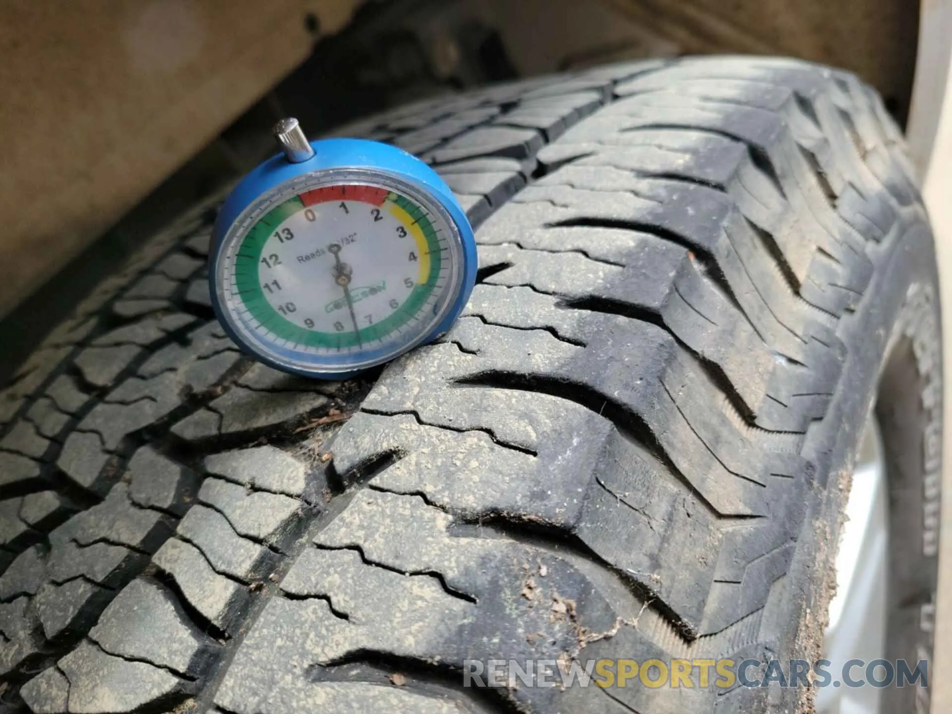 10 Photograph of a damaged car 1FTFX1C41KKE17984 FORD F-150 2019