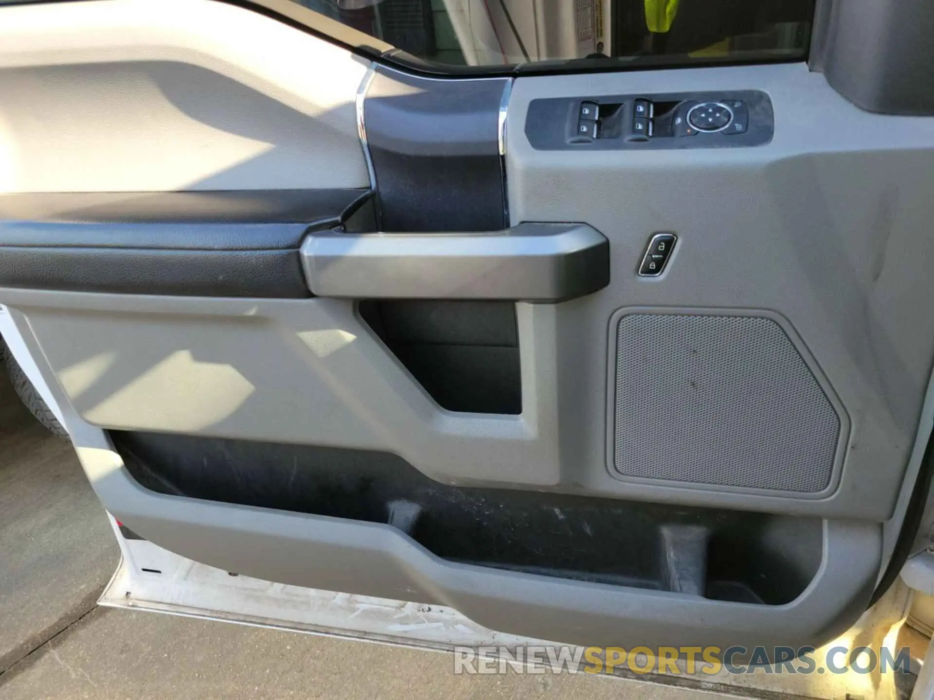 3 Photograph of a damaged car 1FTFX1C41KKE17984 FORD F-150 2019