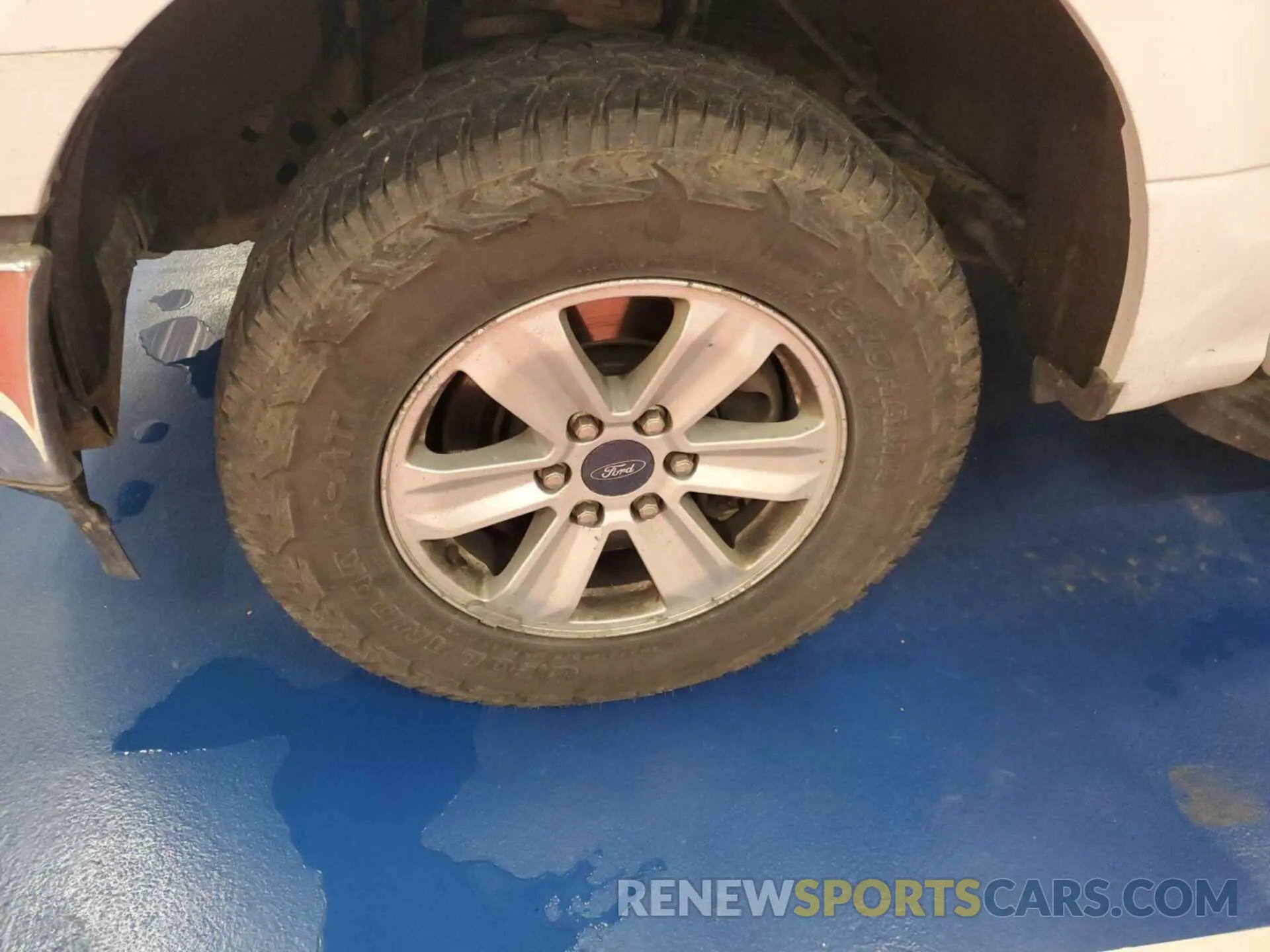 6 Photograph of a damaged car 1FTFX1E42KKC43582 FORD F-150 2019
