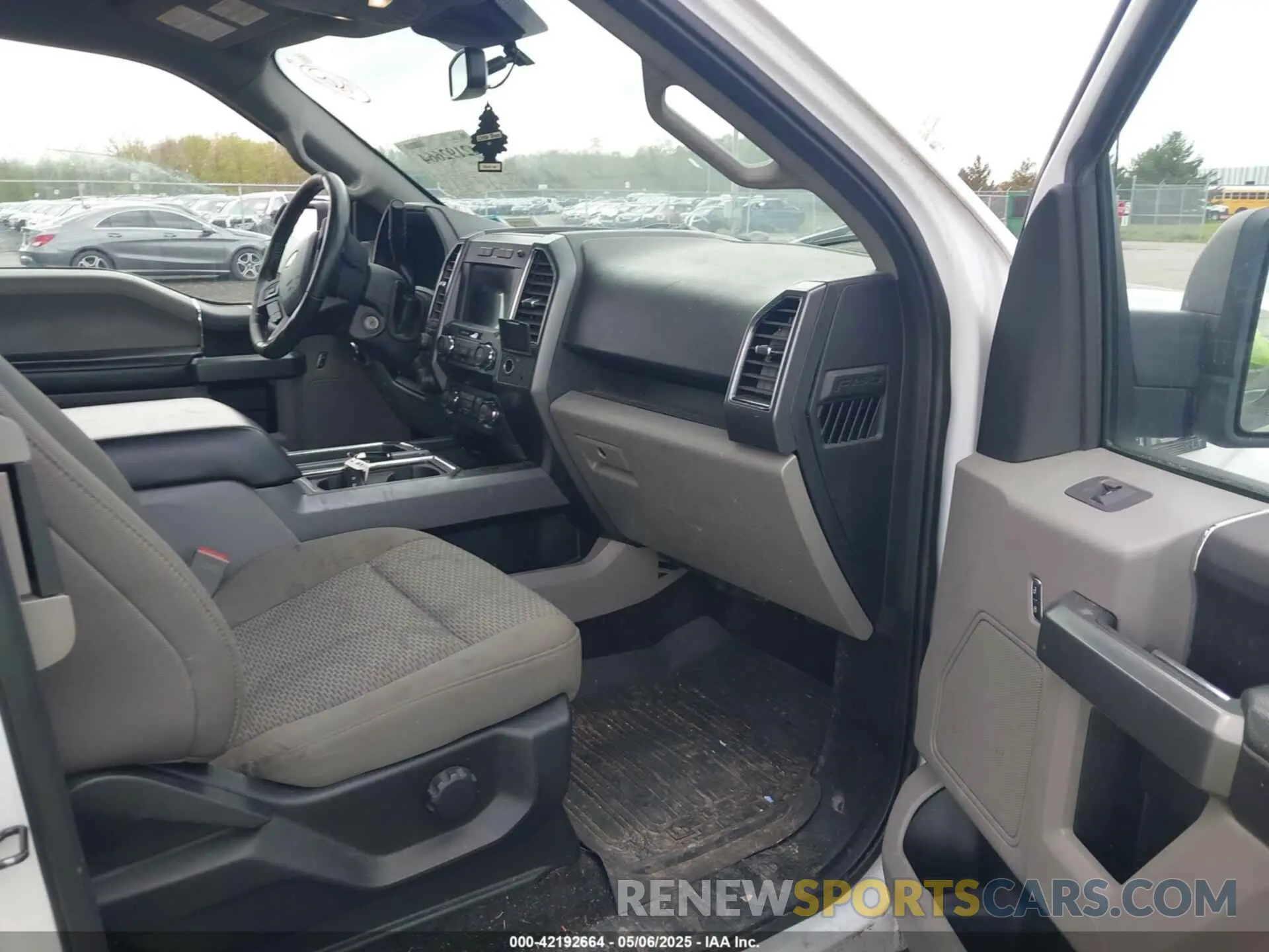 5 Photograph of a damaged car 1FTFX1E44KKC43468 FORD F-150 2019
