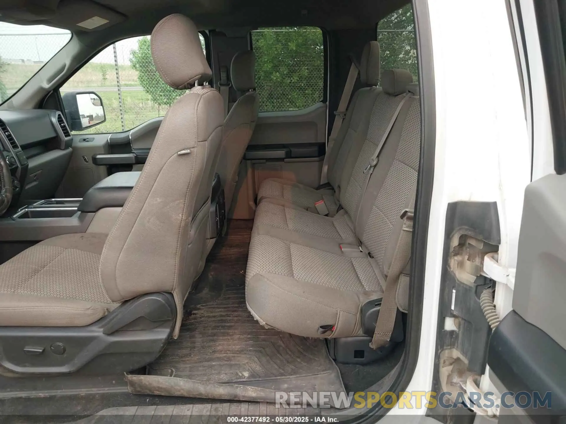 8 Photograph of a damaged car 1FTFX1E44KKD52335 FORD F-150 2019