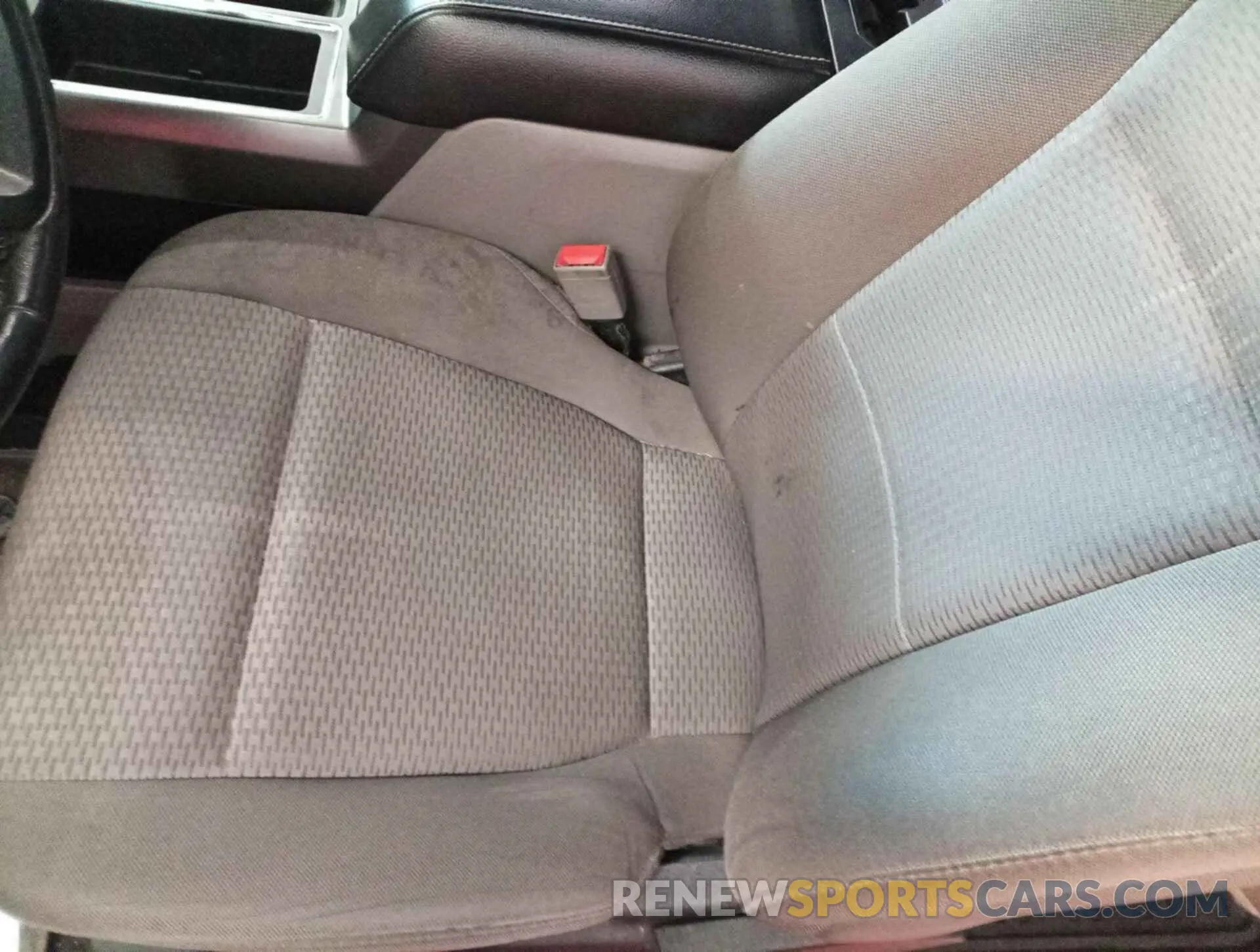 18 Photograph of a damaged car 1FTFX1E48KKC43585 FORD F-150 2019