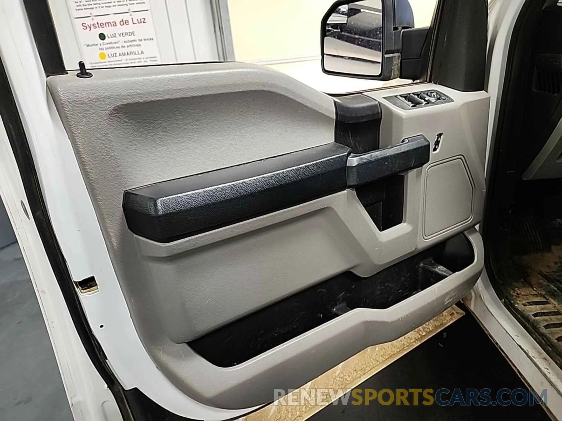 10 Photograph of a damaged car 1FTFX1E4XKKC55656 FORD F-150 2019