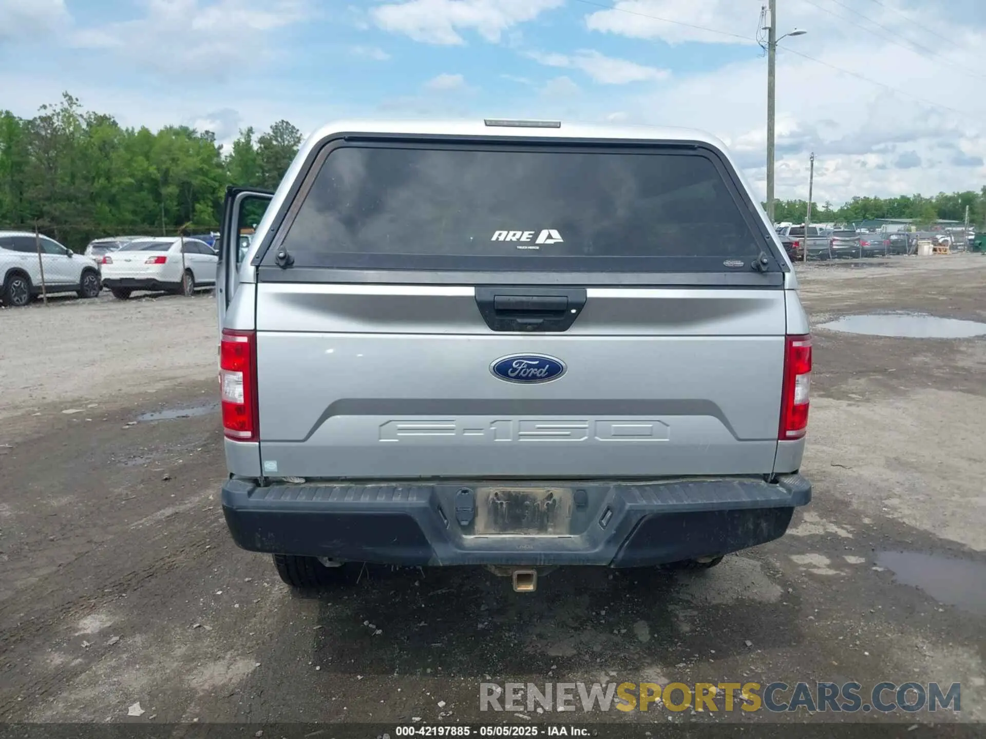 16 Photograph of a damaged car 1FTFX1E50KFB36564 FORD F-150 2019