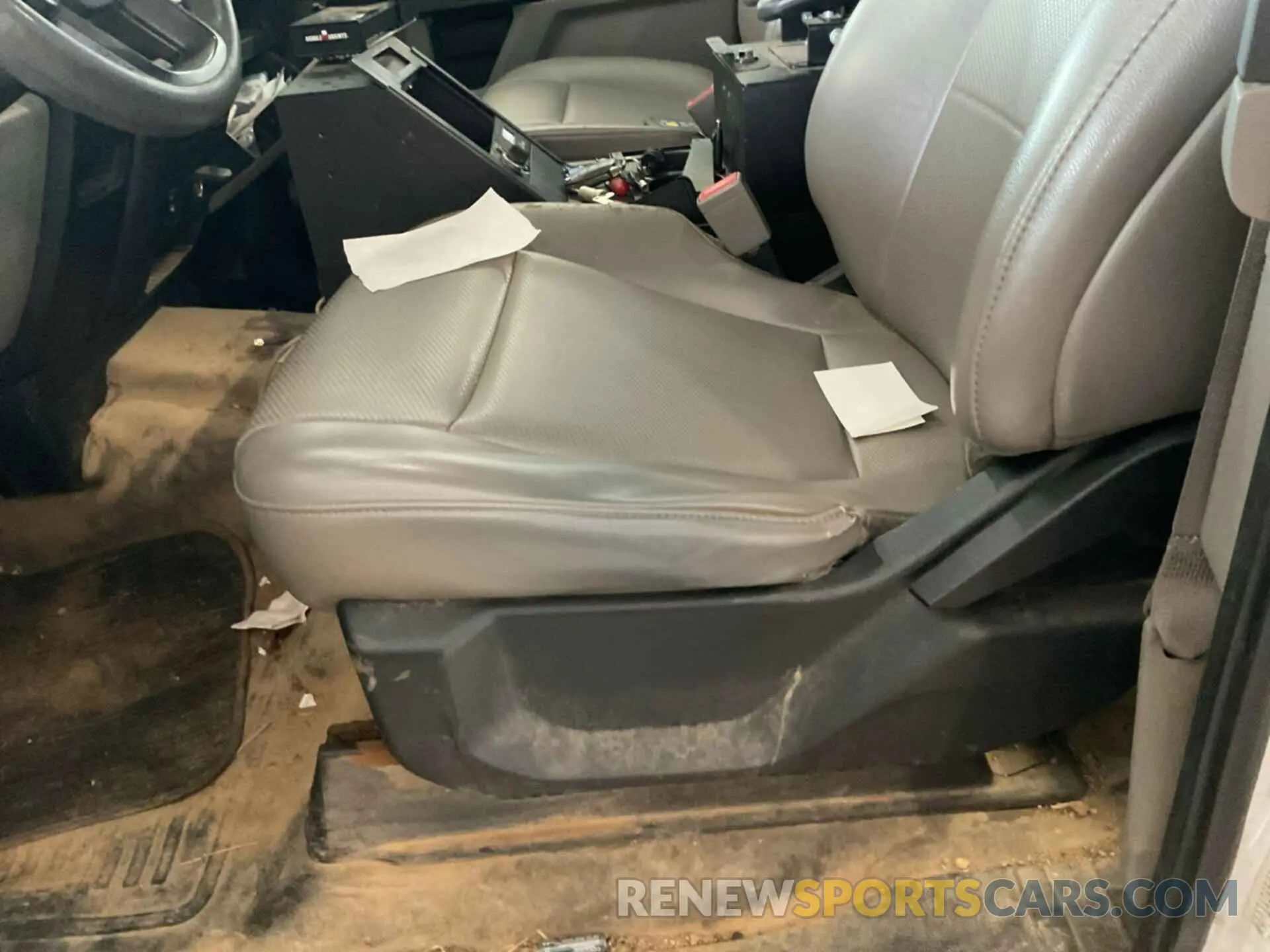 30 Photograph of a damaged car 1FTFX1E51KKC92359 FORD F-150 2019