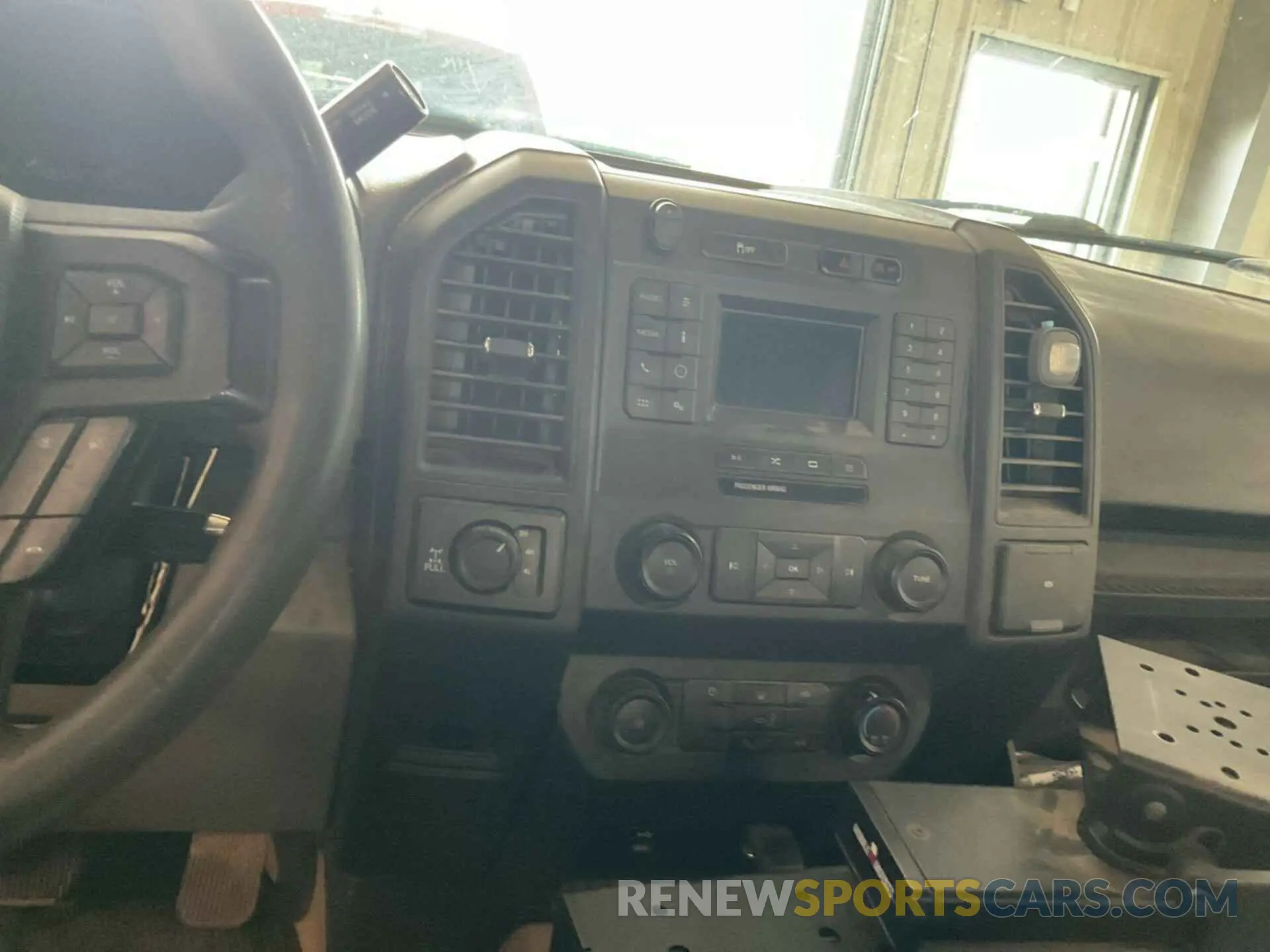 5 Photograph of a damaged car 1FTFX1E51KKC92359 FORD F-150 2019