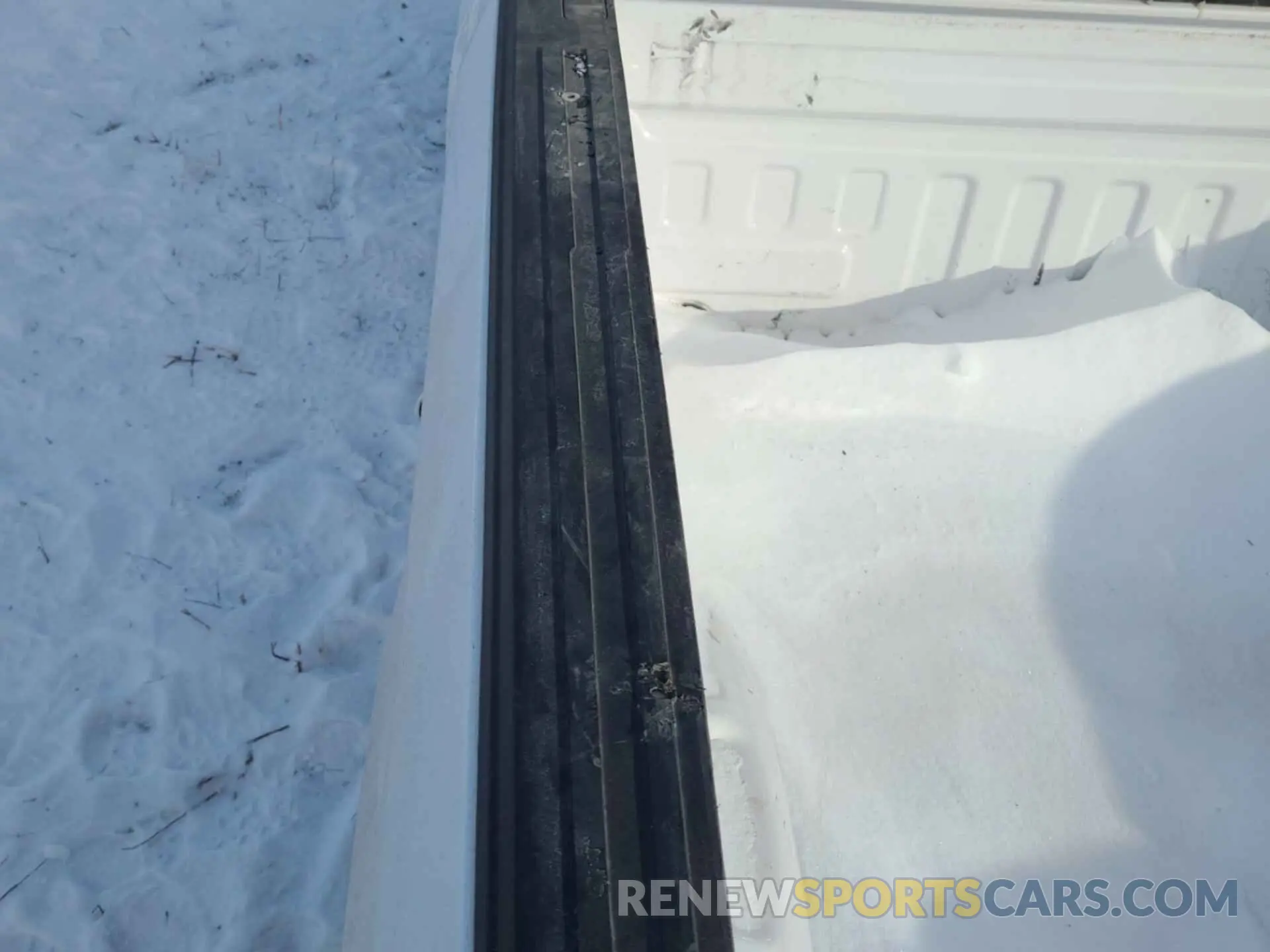32 Photograph of a damaged car 1FTFX1E51KKD83194 FORD F-150 2019