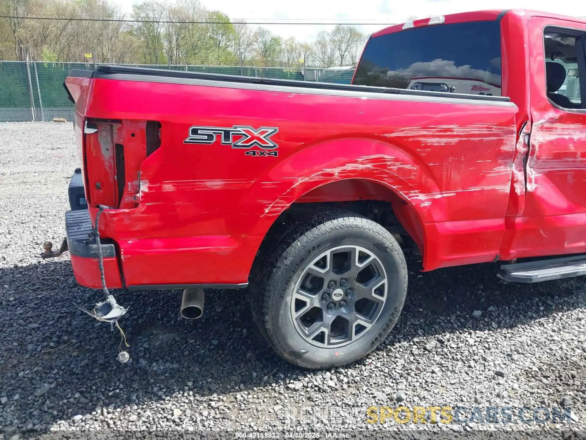 18 Photograph of a damaged car 1FTFX1E51KKE89922 FORD F-150 2019