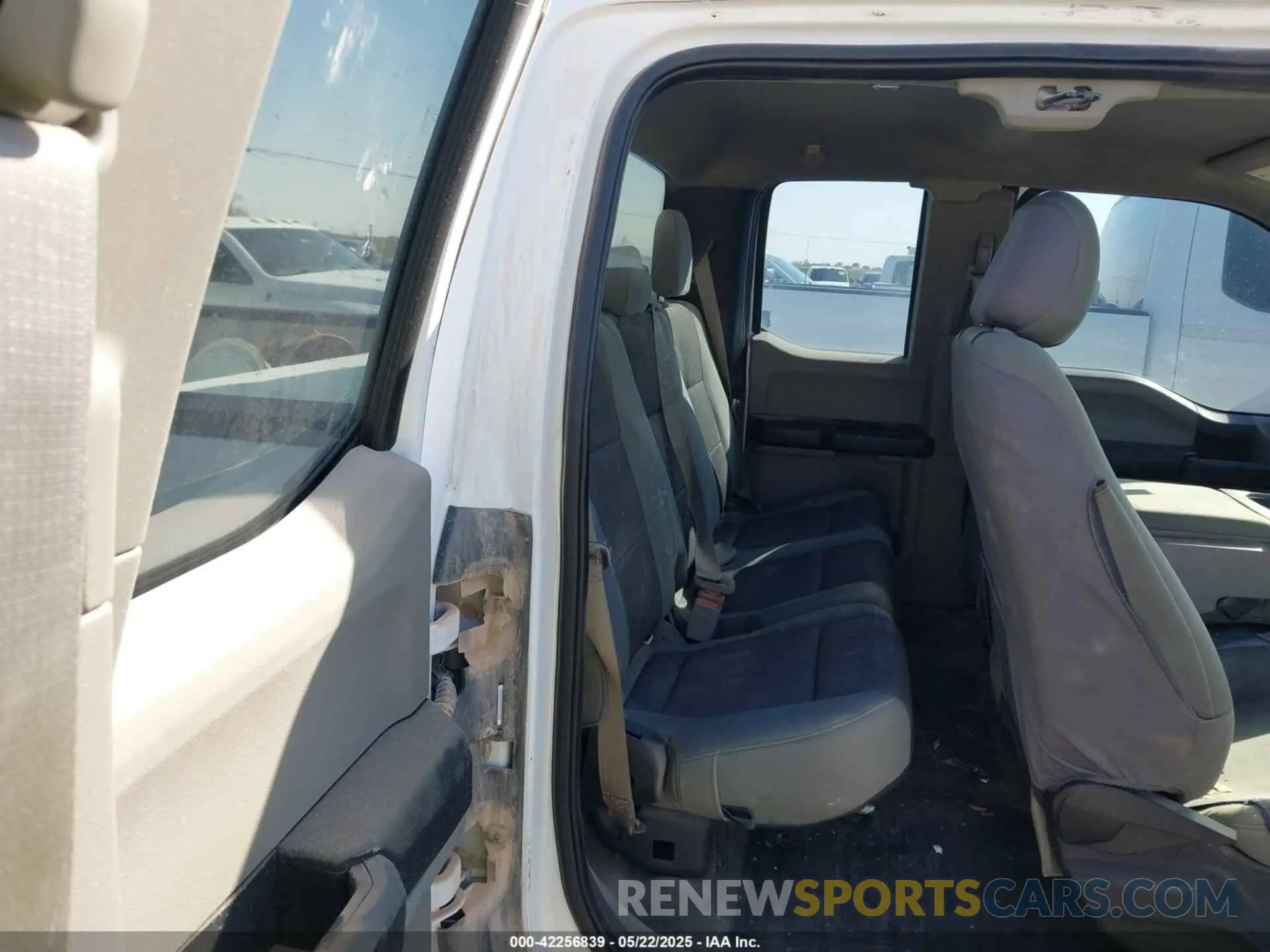 8 Photograph of a damaged car 1FTFX1E58KKD16267 FORD F-150 2019