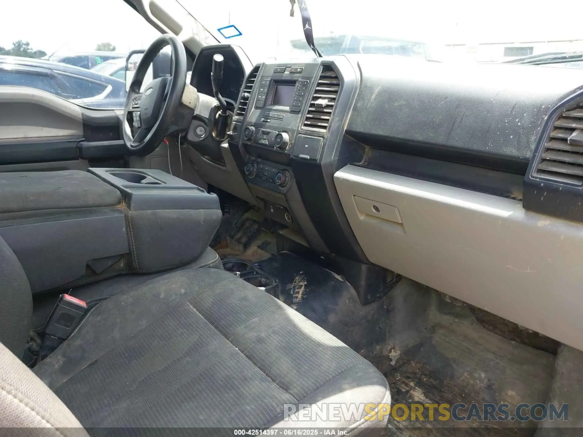 5 Photograph of a damaged car 1FTMF1C50KKC79017 FORD F-150 2019