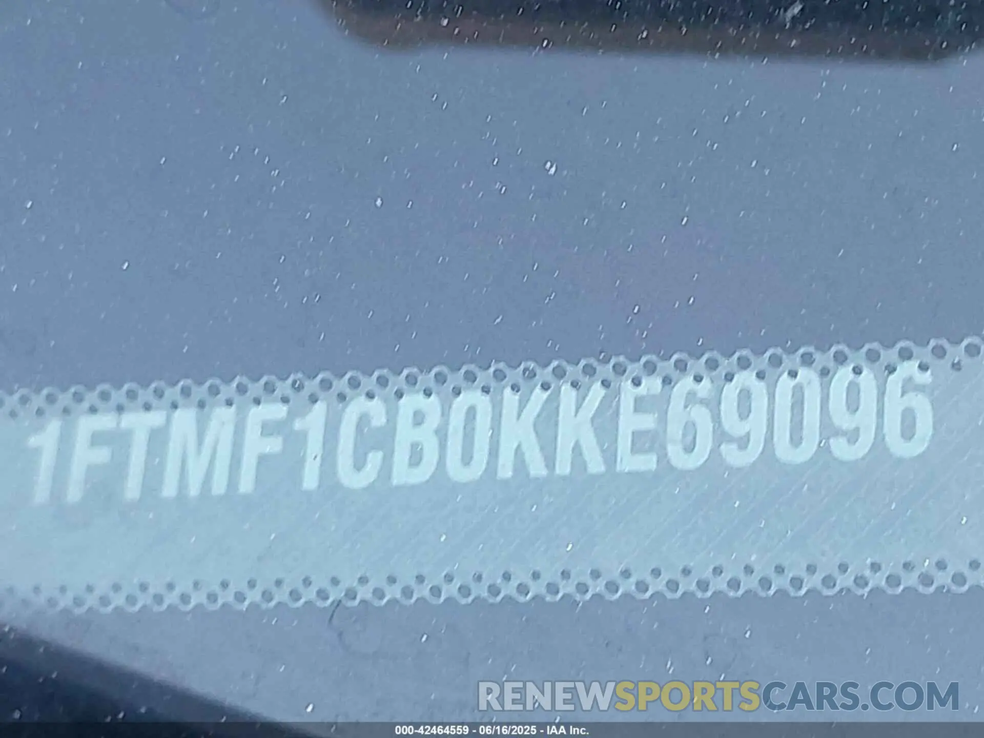 18 Photograph of a damaged car 1FTMF1CB0KKE69096 FORD F-150 2019