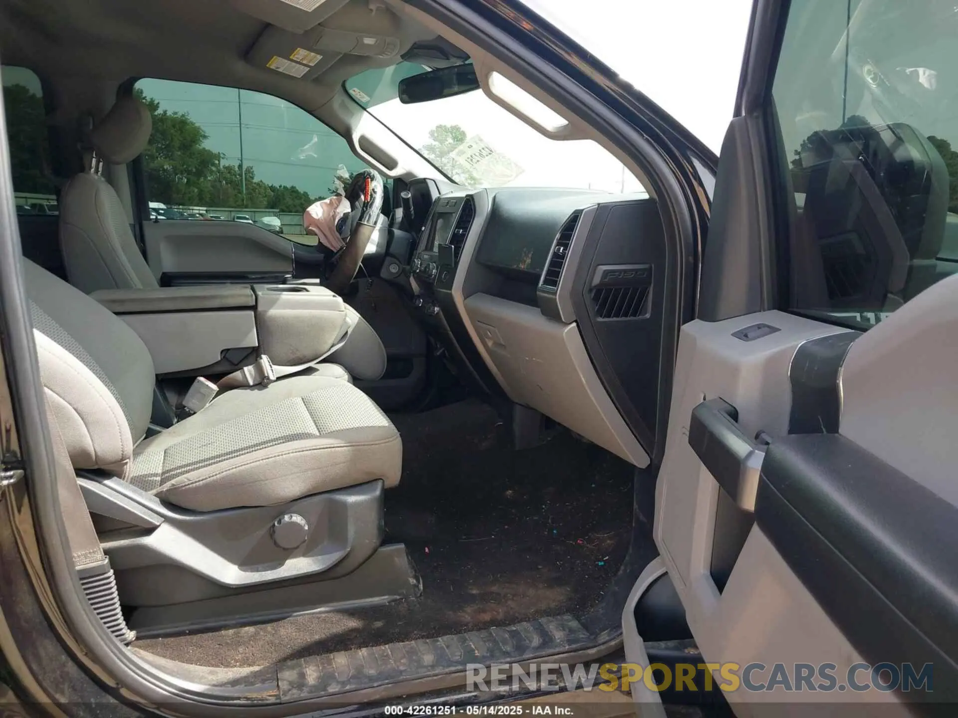 5 Photograph of a damaged car 1FTEW1C4XLKD78036 FORD F-150 2020