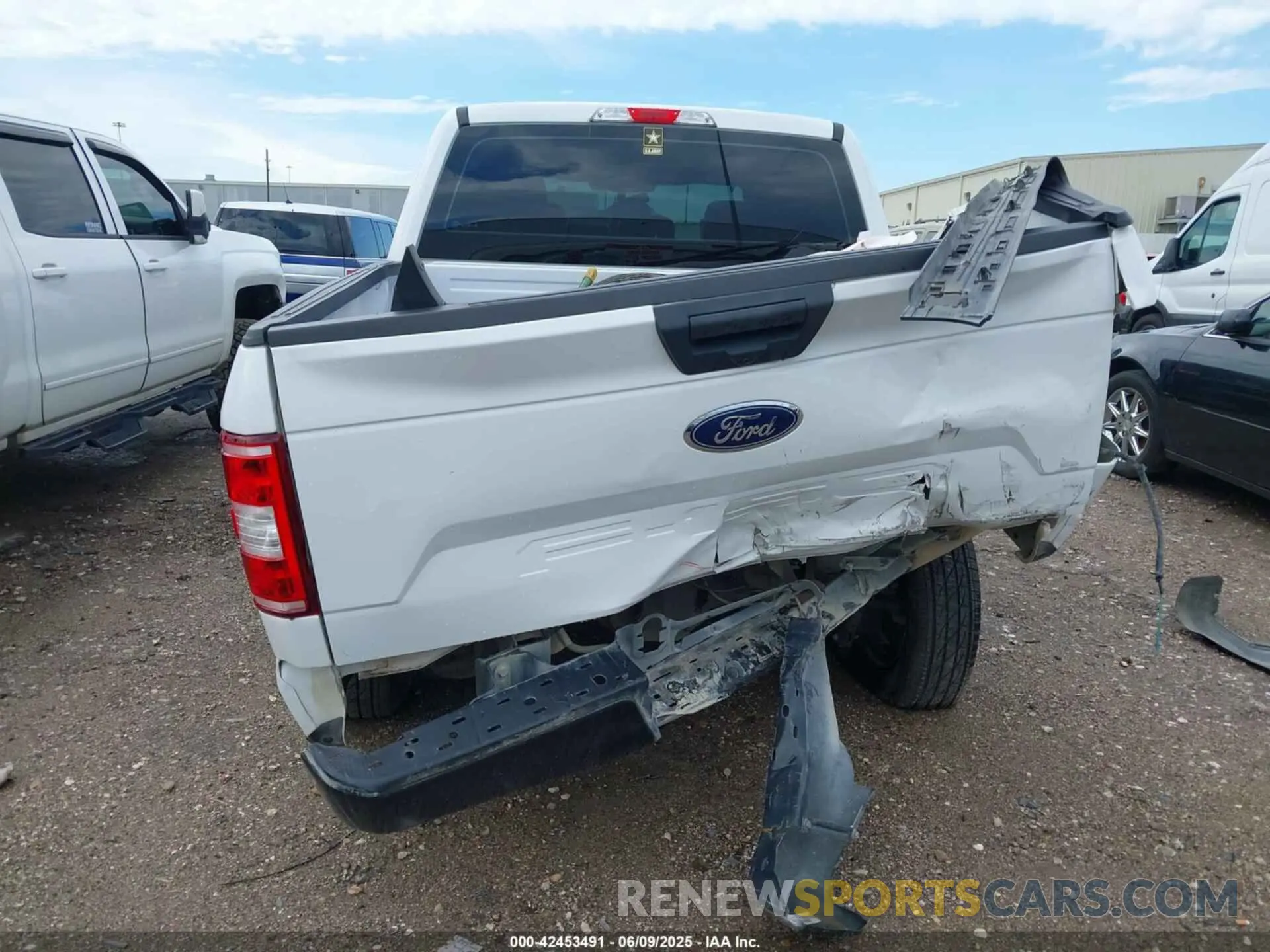 16 Photograph of a damaged car 1FTEW1C51LKE08906 FORD F-150 2020