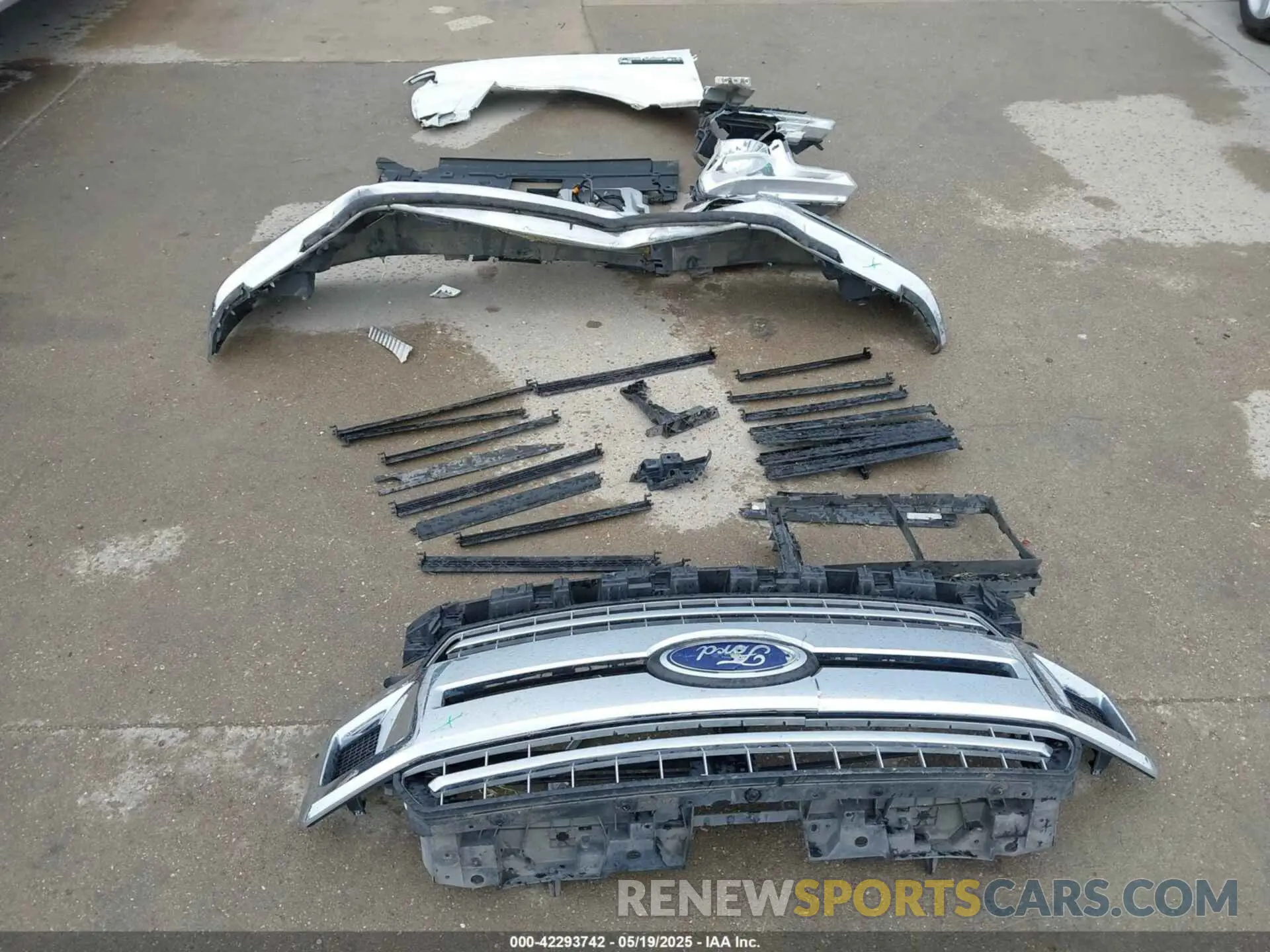 12 Photograph of a damaged car 1FTEW1CP0LFA37389 FORD F-150 2020