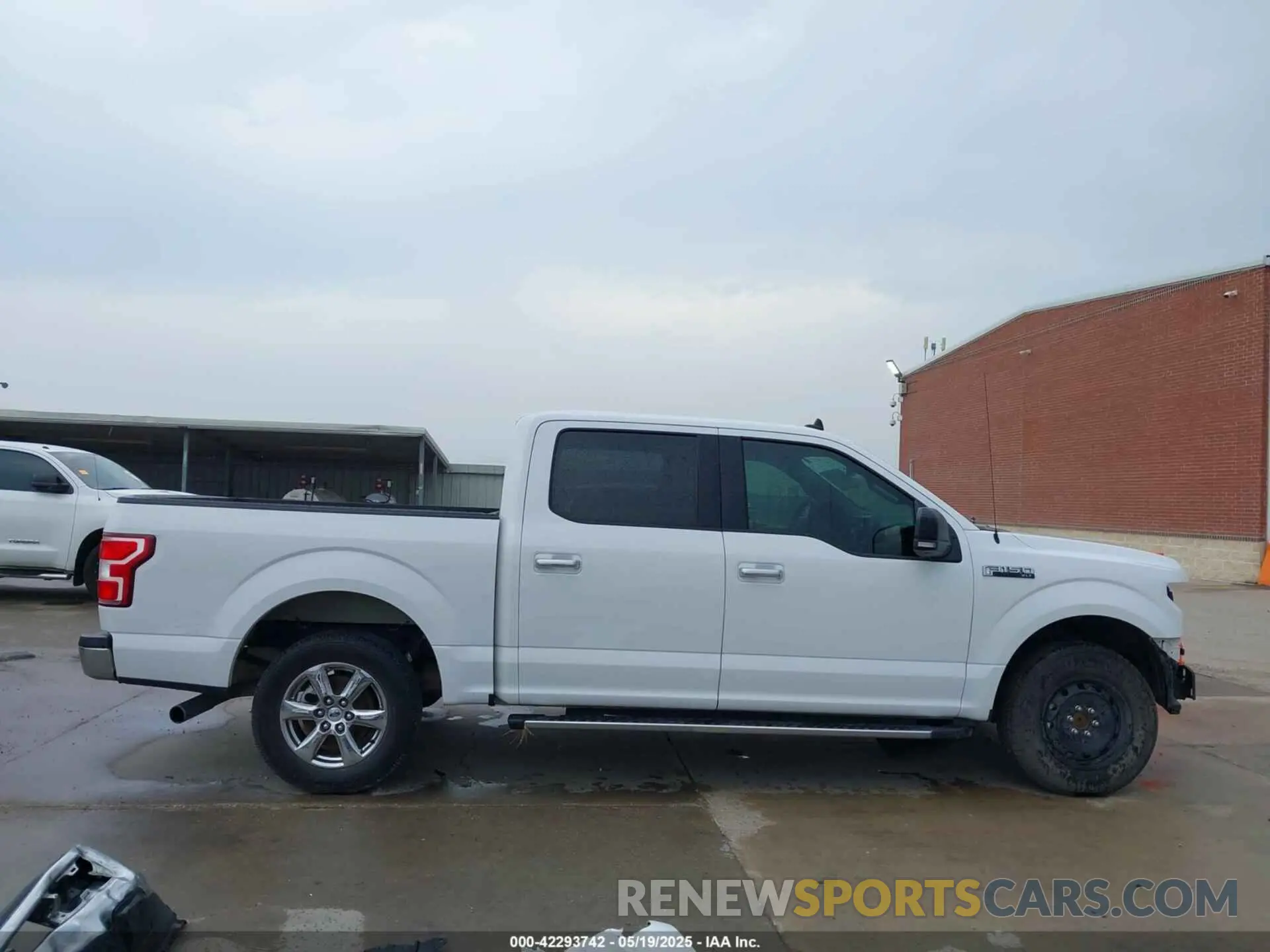 14 Photograph of a damaged car 1FTEW1CP0LFA37389 FORD F-150 2020