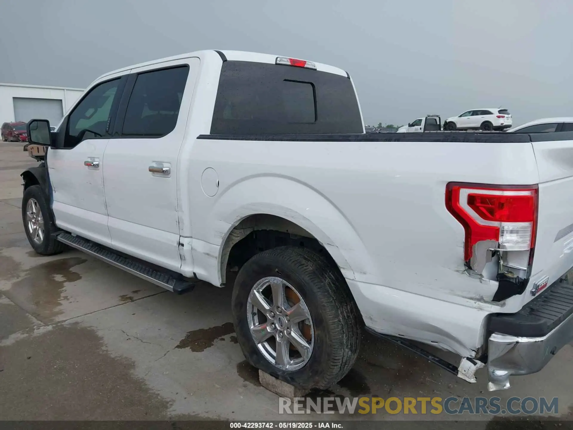 18 Photograph of a damaged car 1FTEW1CP0LFA37389 FORD F-150 2020