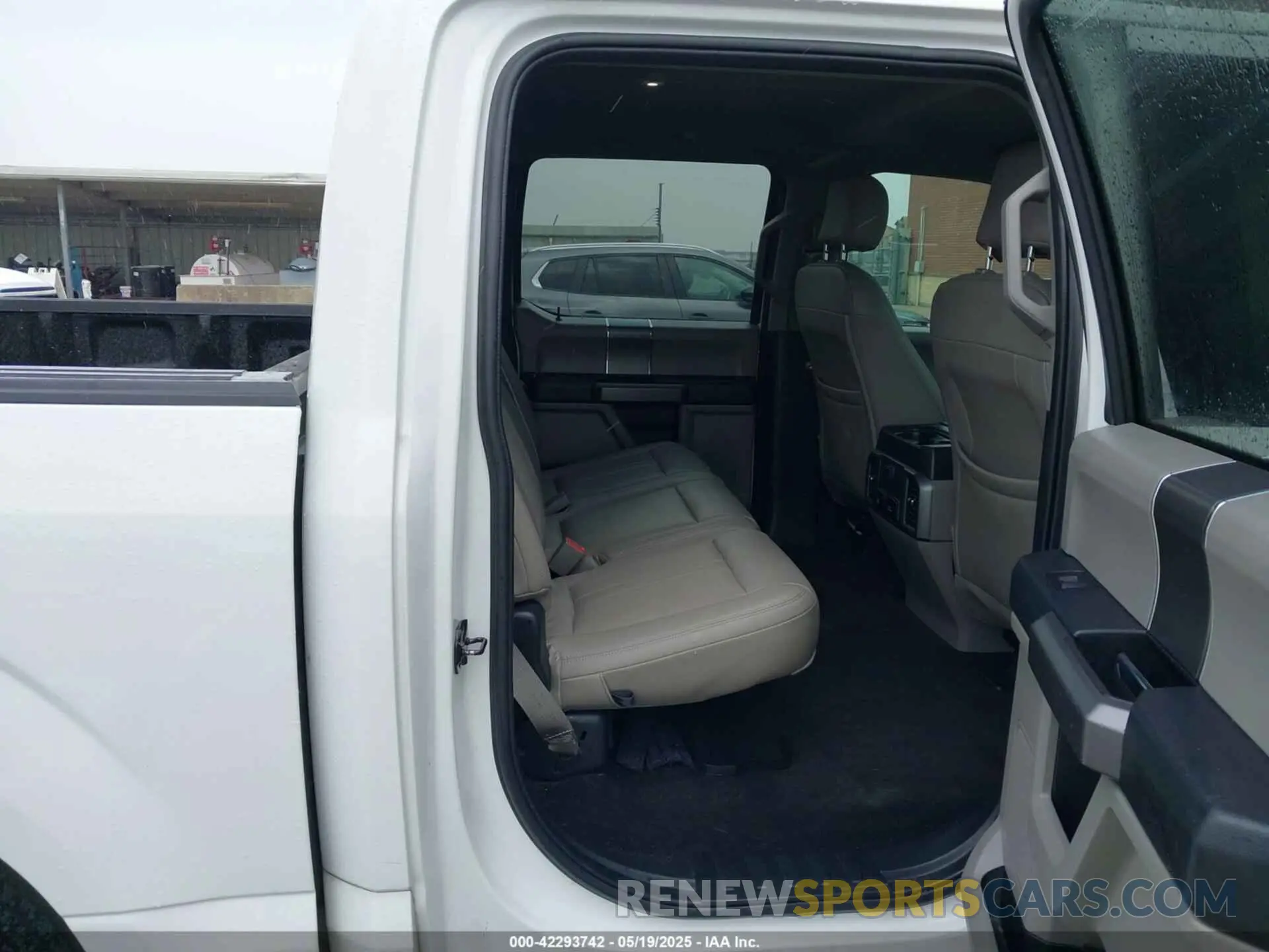 8 Photograph of a damaged car 1FTEW1CP0LFA37389 FORD F-150 2020