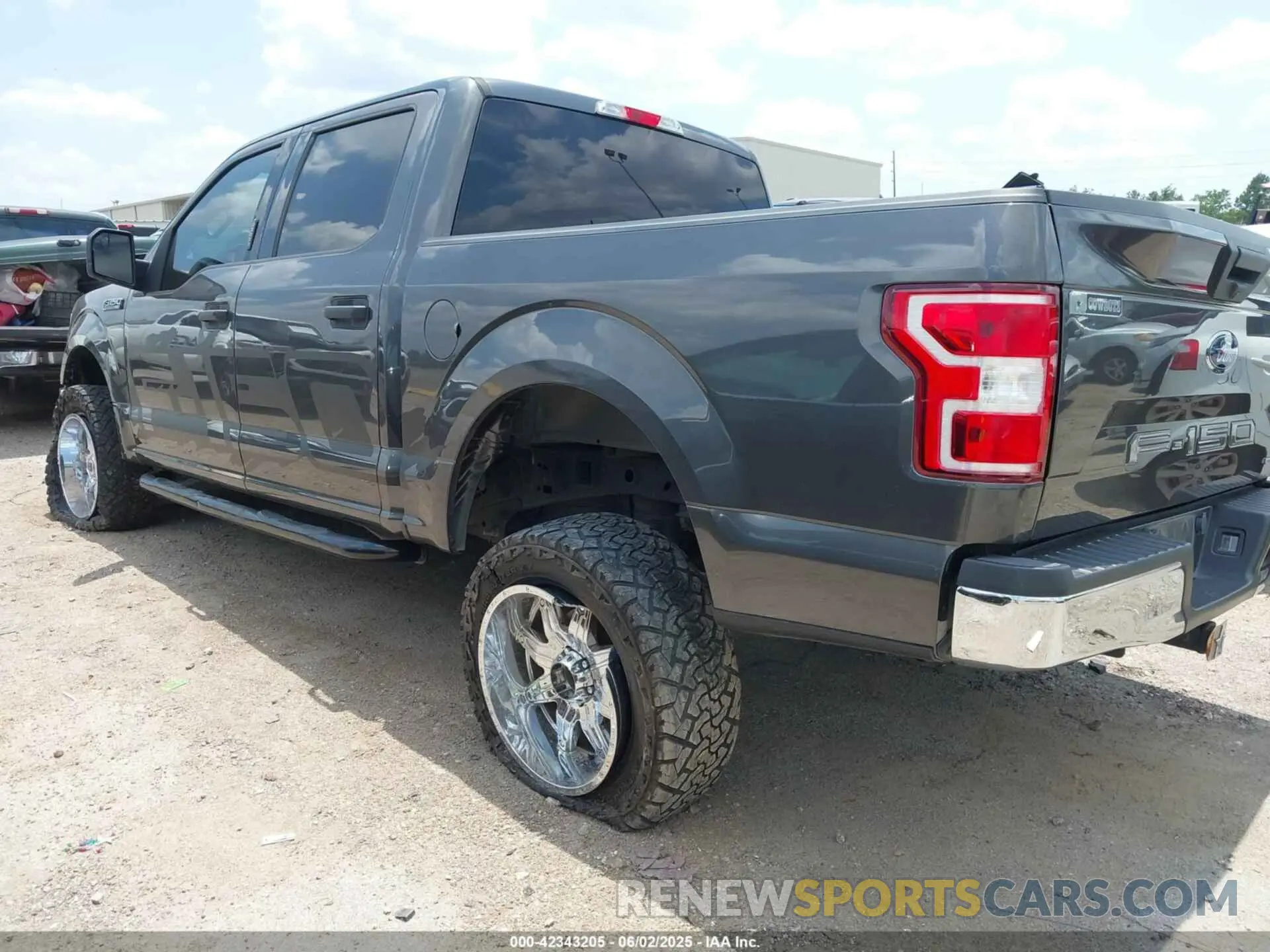 3 Photograph of a damaged car 1FTEW1CP3LKD16326 FORD F-150 2020