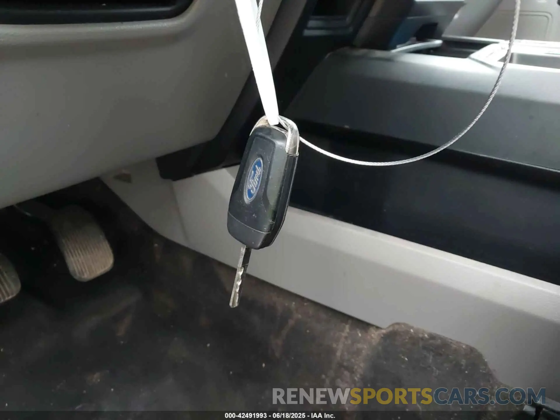 11 Photograph of a damaged car 1FTEW1CP8LKD44008 FORD F-150 2020