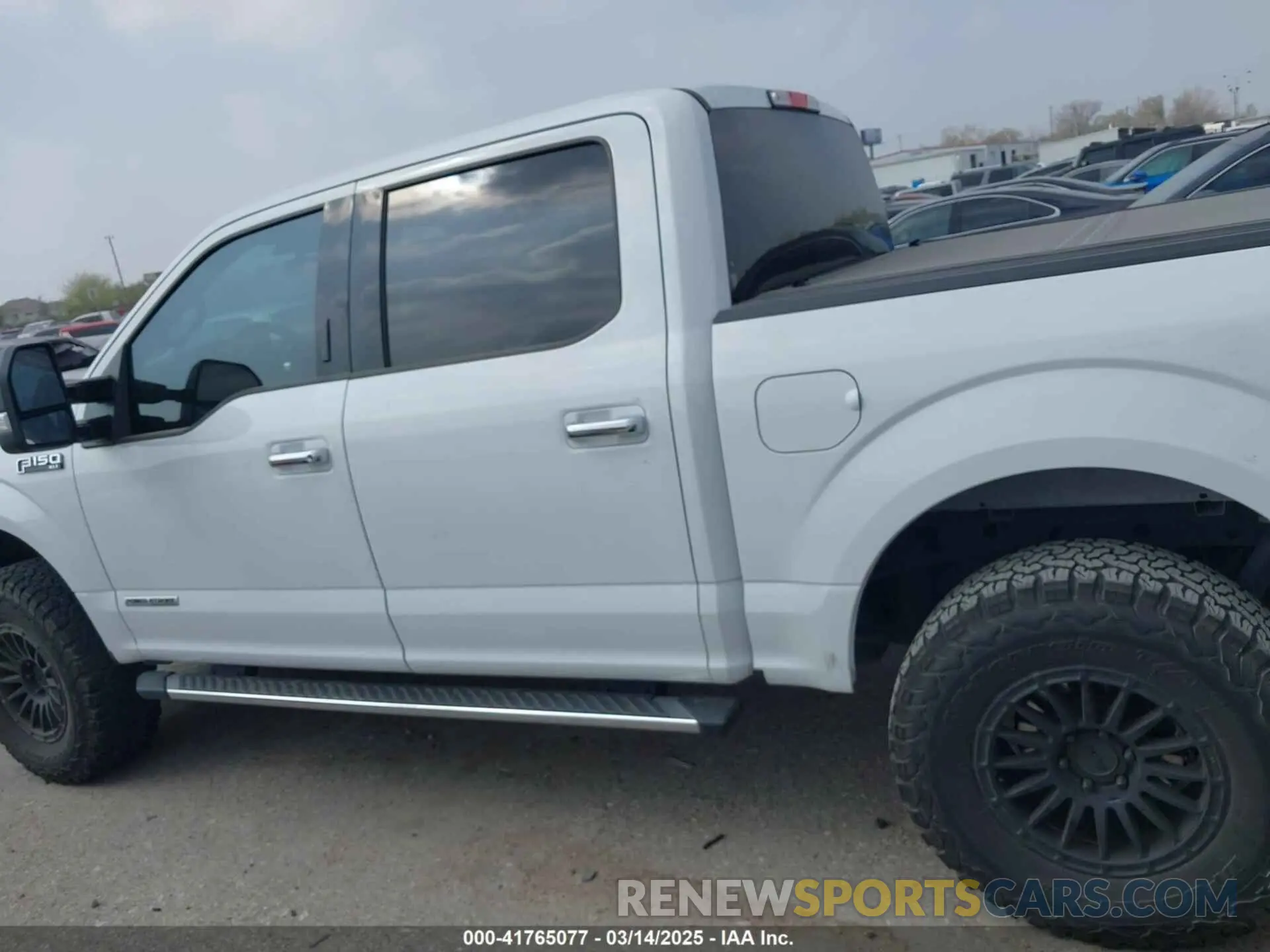 15 Photograph of a damaged car 1FTEW1E11LFA37975 FORD F-150 2020