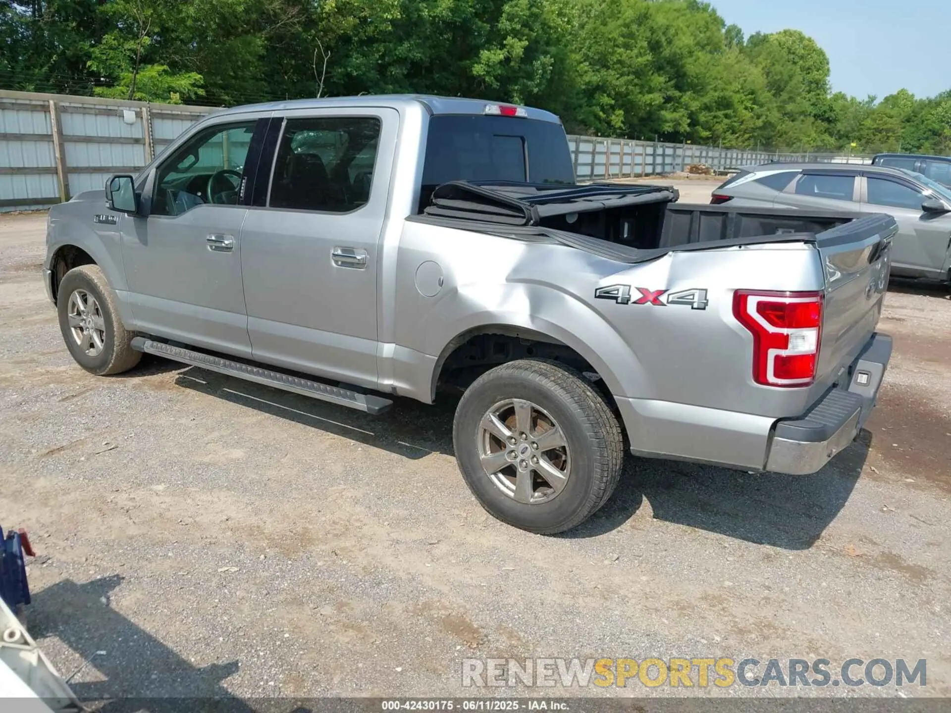 3 Photograph of a damaged car 1FTEW1E40LFB81155 FORD F-150 2020