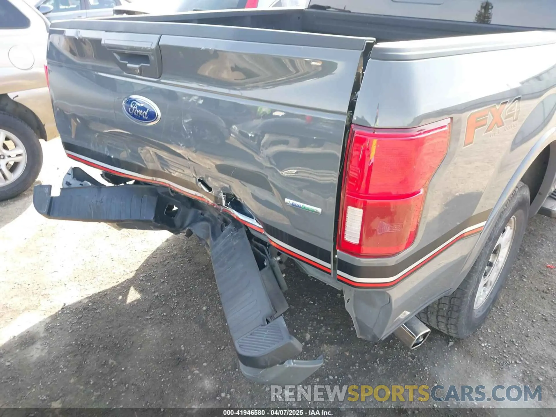 18 Photograph of a damaged car 1FTEW1E42LFA72518 FORD F-150 2020