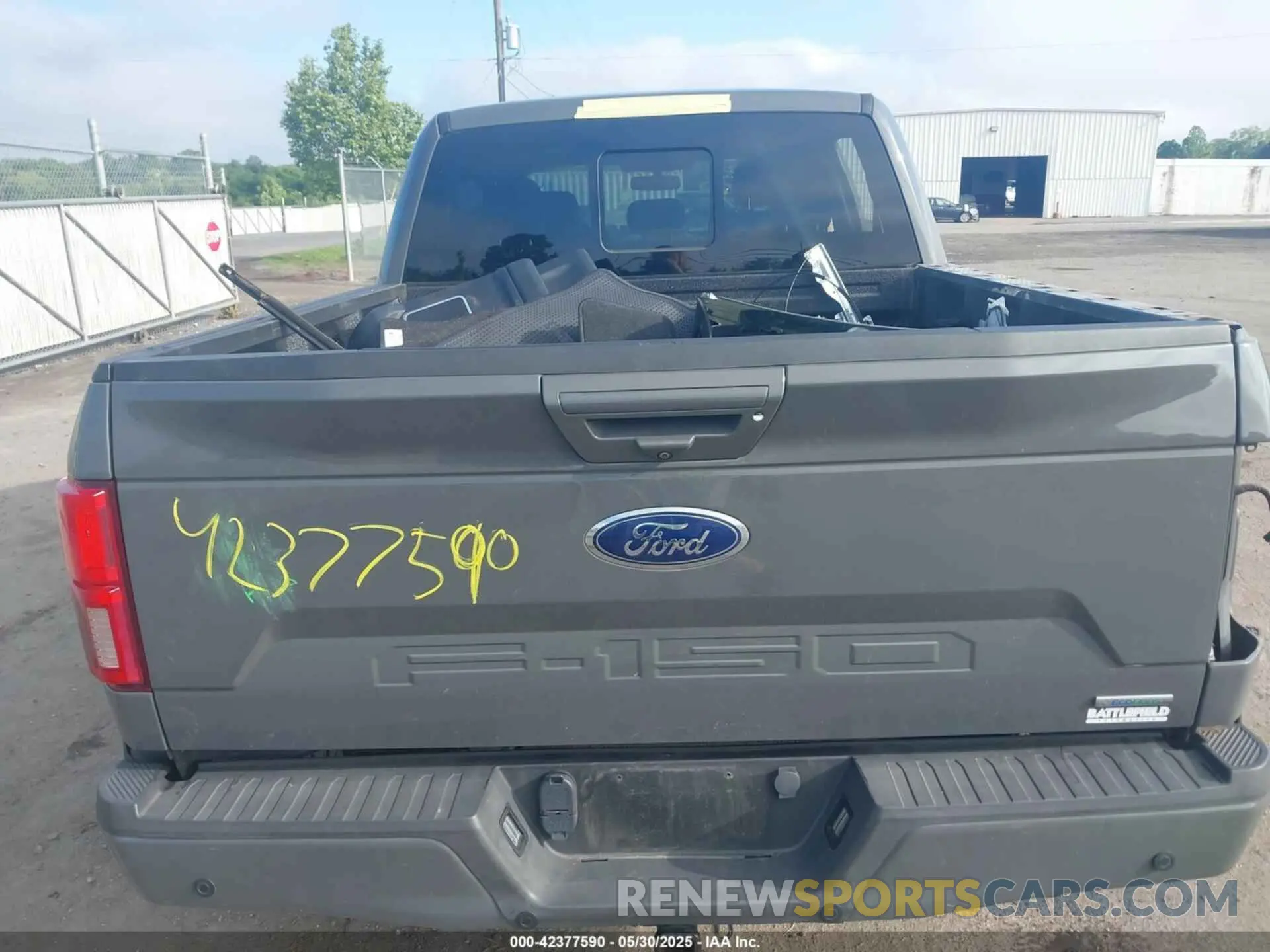 17 Photograph of a damaged car 1FTEW1E45LFC01030 FORD F-150 2020