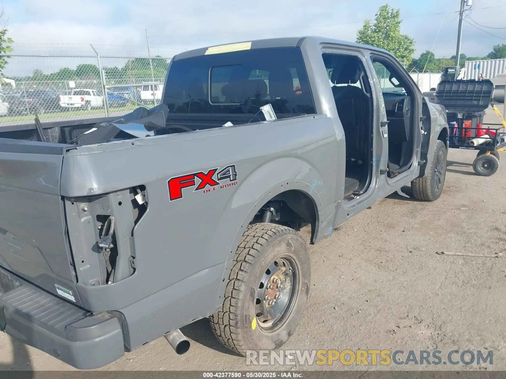 6 Photograph of a damaged car 1FTEW1E45LFC01030 FORD F-150 2020