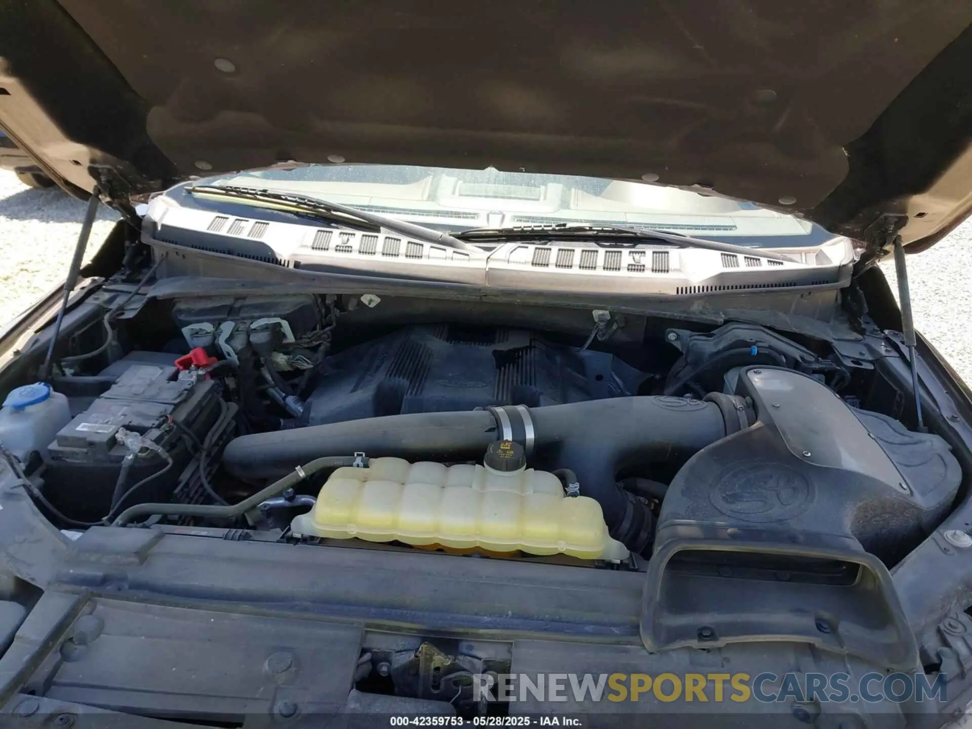 10 Photograph of a damaged car 1FTEW1E46LFA13925 FORD F-150 2020