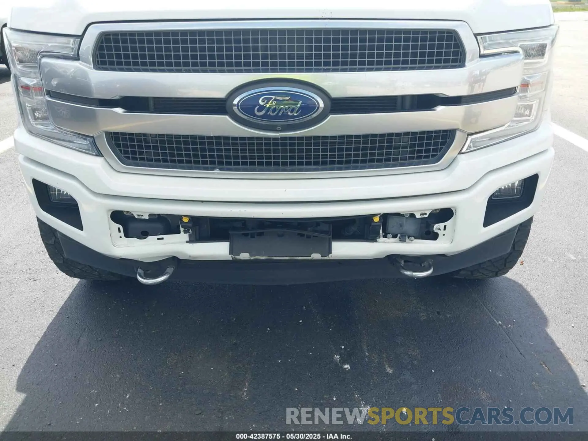 17 Photograph of a damaged car 1FTEW1E46LFA71999 FORD F-150 2020