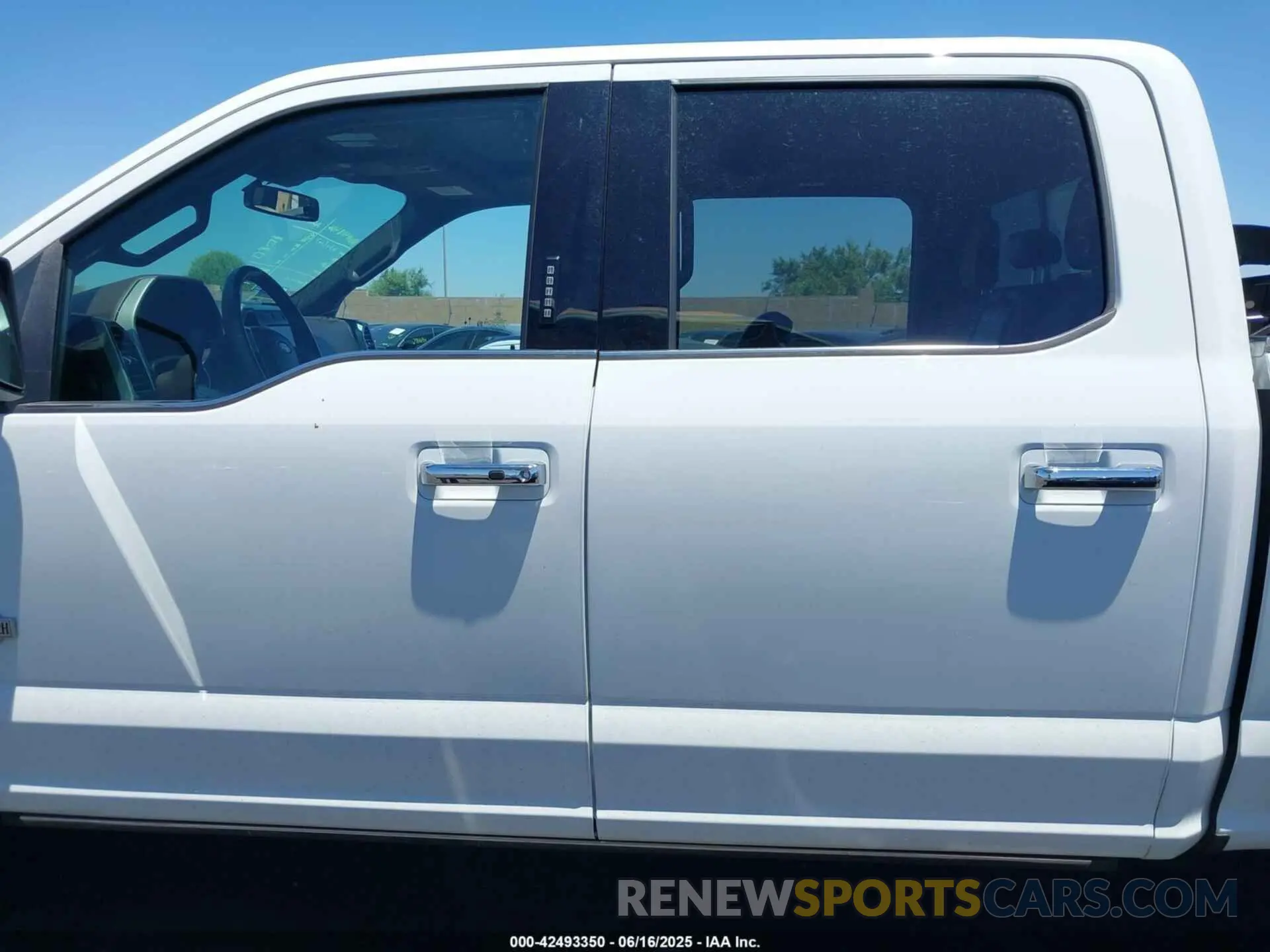 15 Photograph of a damaged car 1FTEW1E46LFB79409 FORD F-150 2020