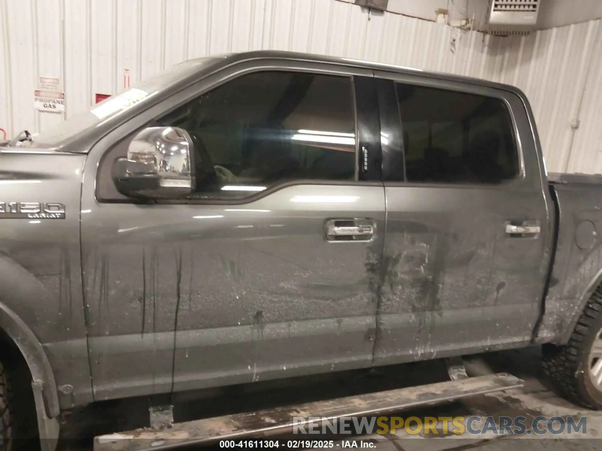 14 Photograph of a damaged car 1FTEW1E46LFC05572 FORD F-150 2020