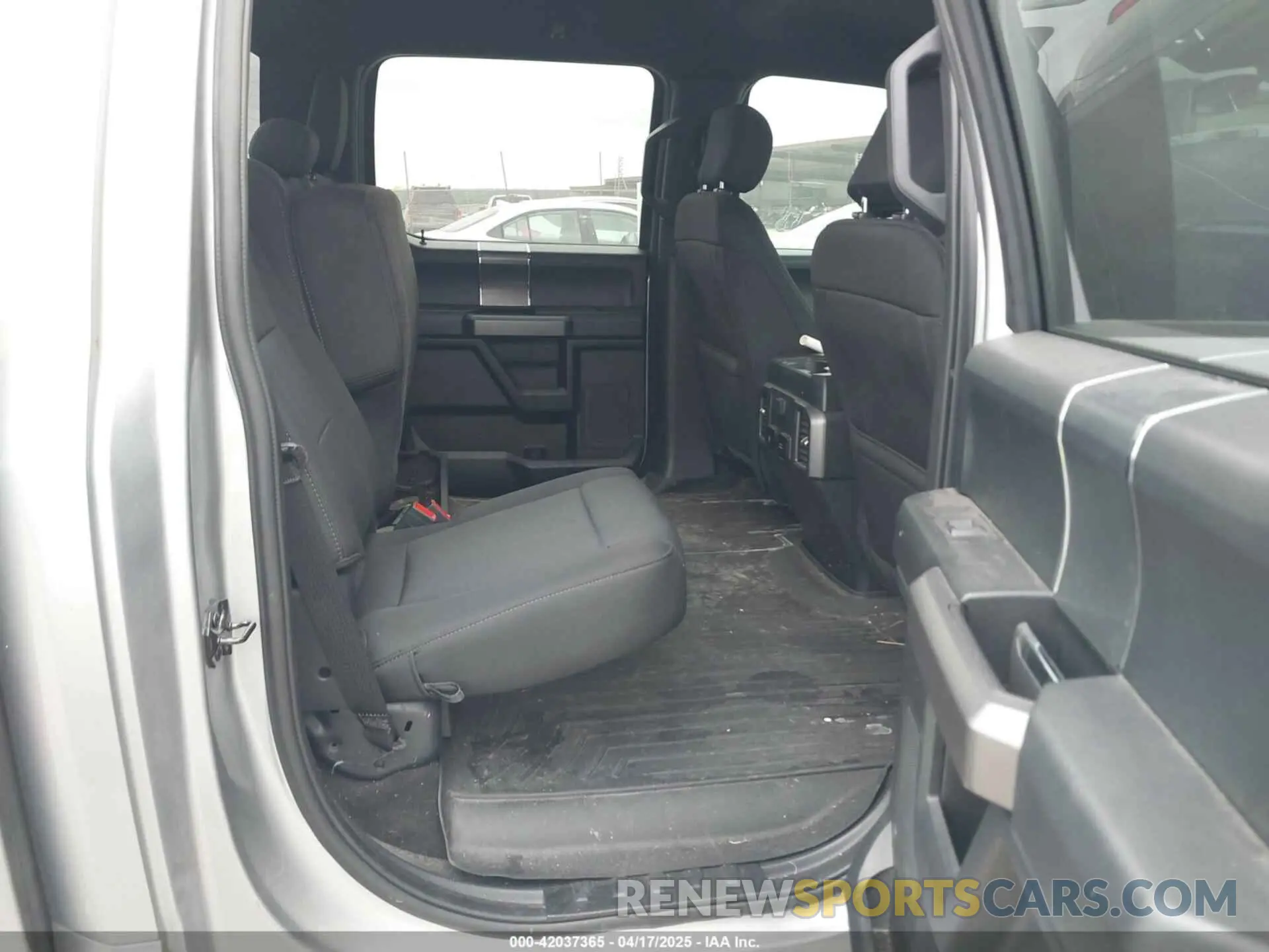 8 Photograph of a damaged car 1FTEW1E4XLKE93166 FORD F-150 2020