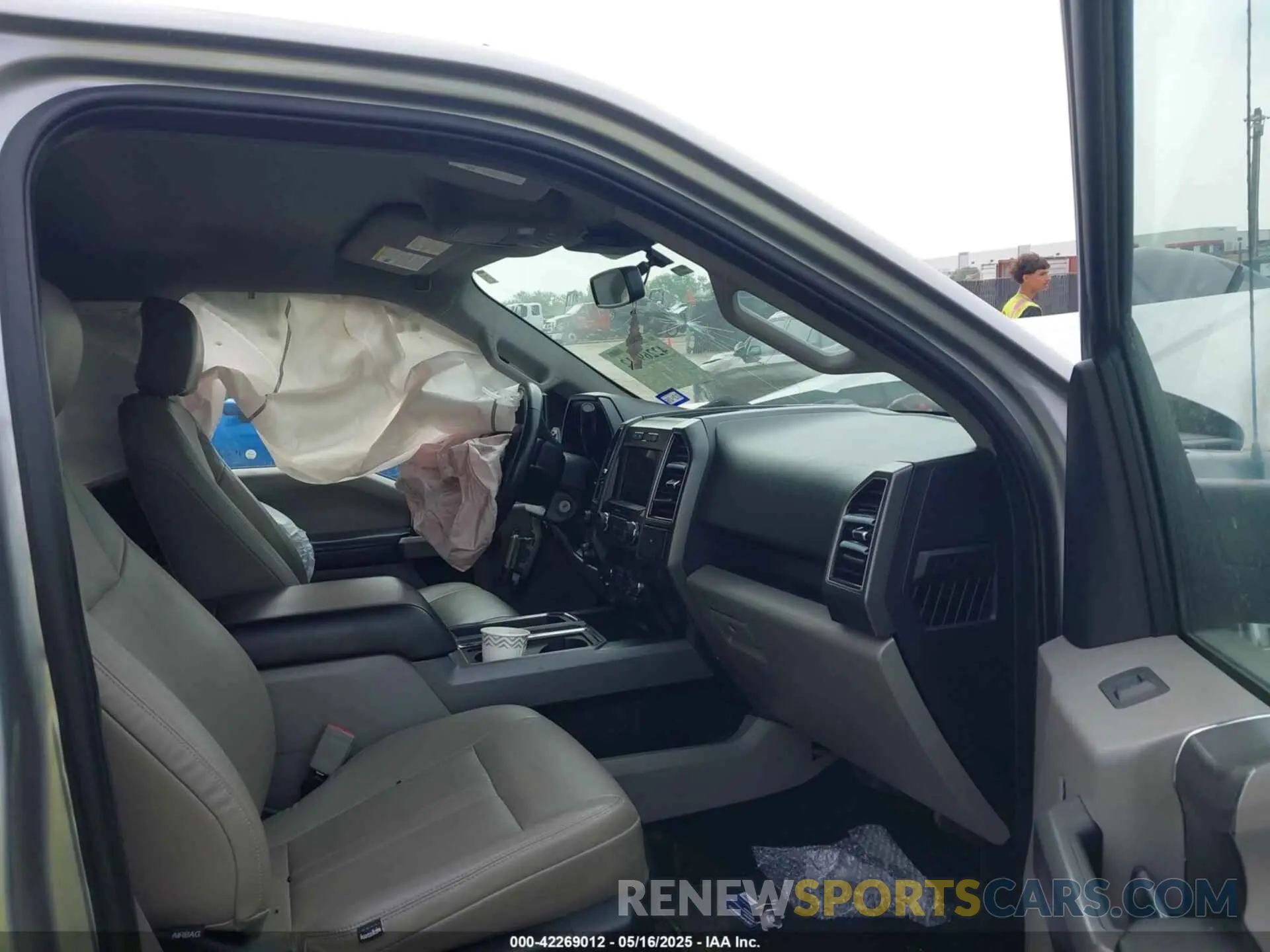 5 Photograph of a damaged car 1FTEW1E52LFA37924 FORD F-150 2020
