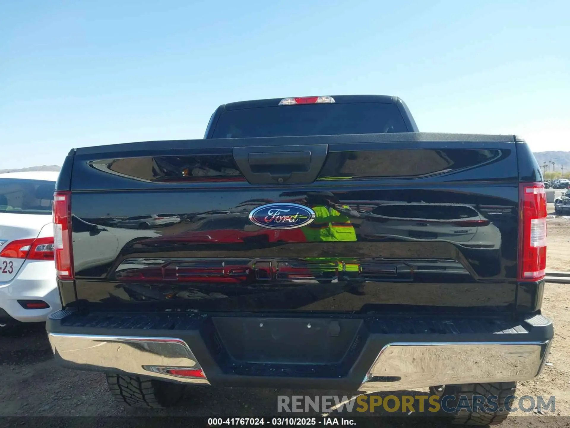17 Photograph of a damaged car 1FTEW1E53LKD27693 FORD F-150 2020