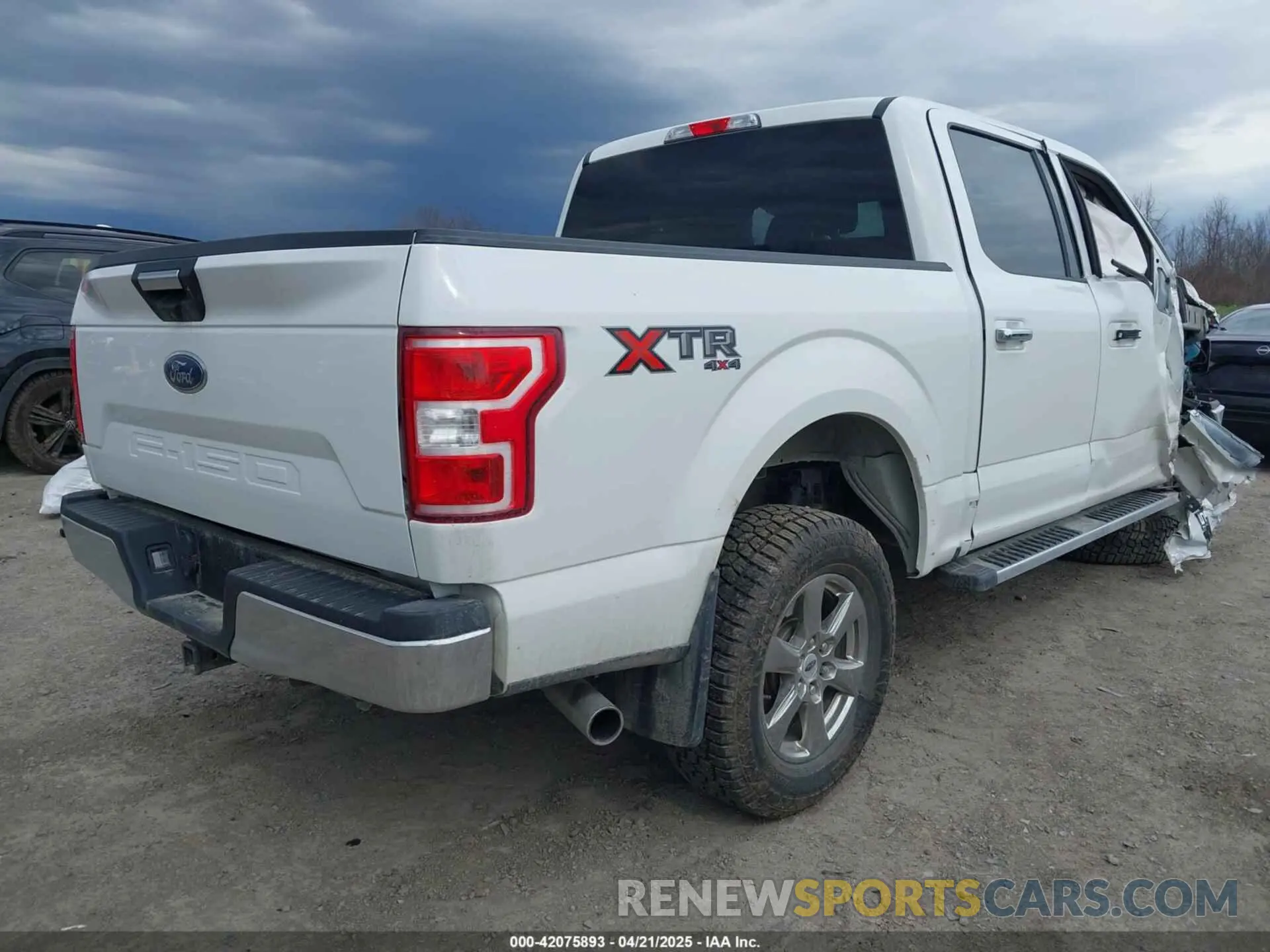 4 Photograph of a damaged car 1FTEW1E54LFB01414 FORD F-150 2020