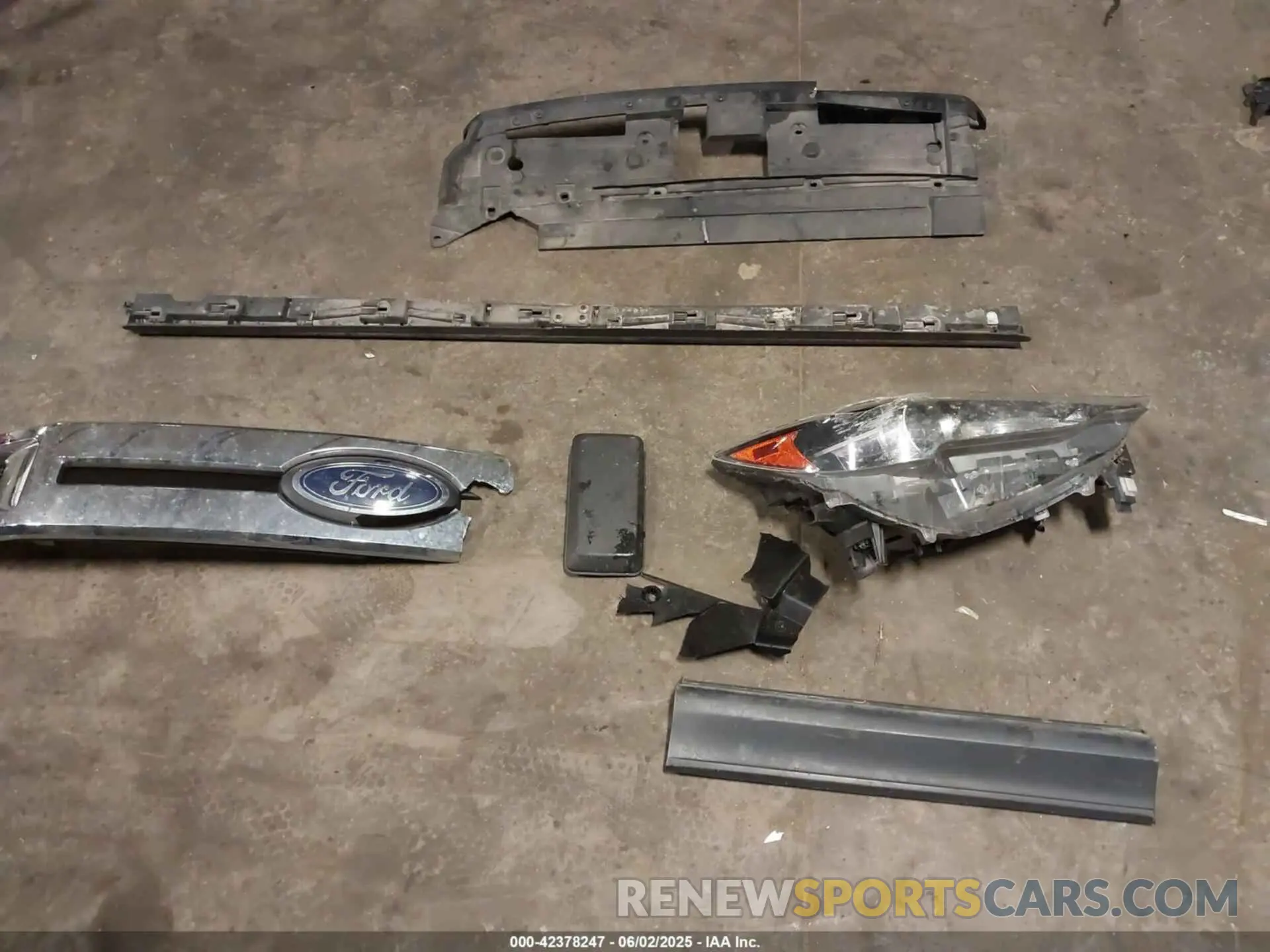 12 Photograph of a damaged car 1FTEW1E55LKD26092 FORD F-150 2020