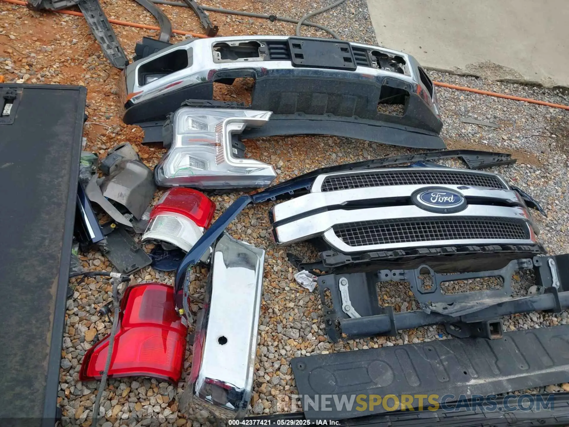 12 Photograph of a damaged car 1FTEW1E56LFA34010 FORD F-150 2020