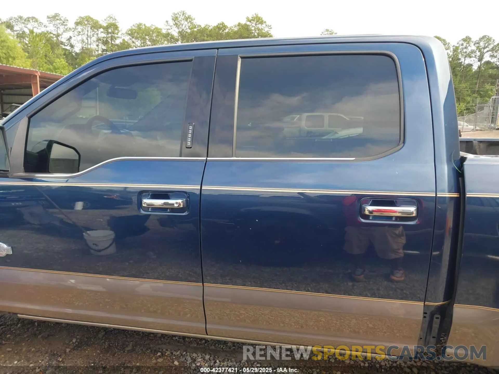 15 Photograph of a damaged car 1FTEW1E56LFA34010 FORD F-150 2020