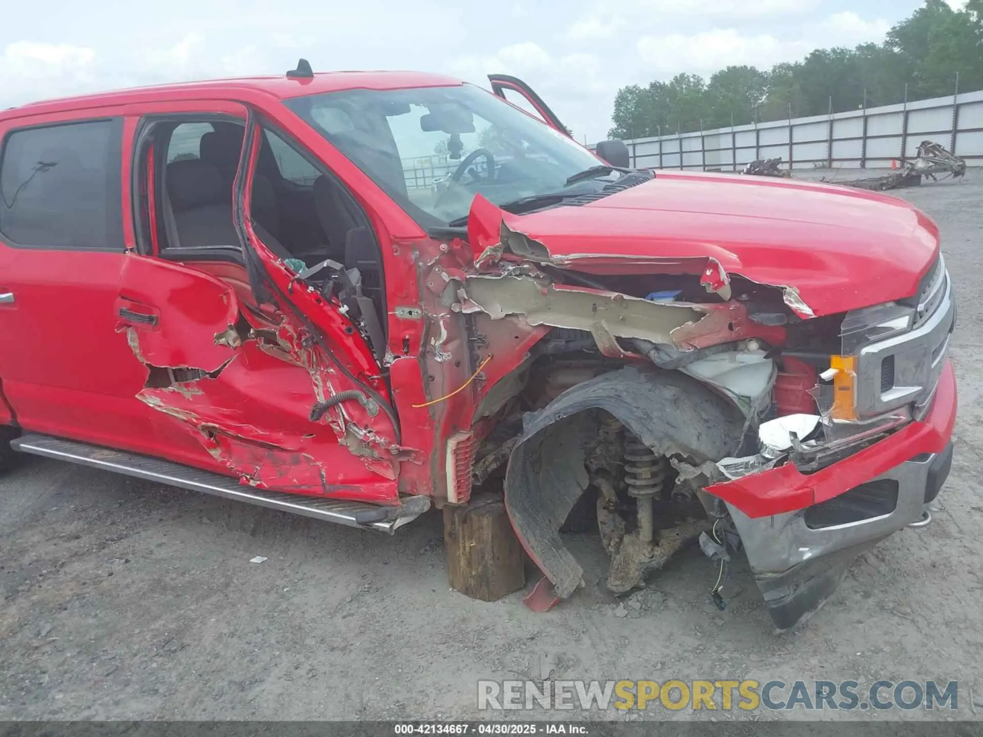 6 Photograph of a damaged car 1FTEW1E56LKE33121 FORD F-150 2020