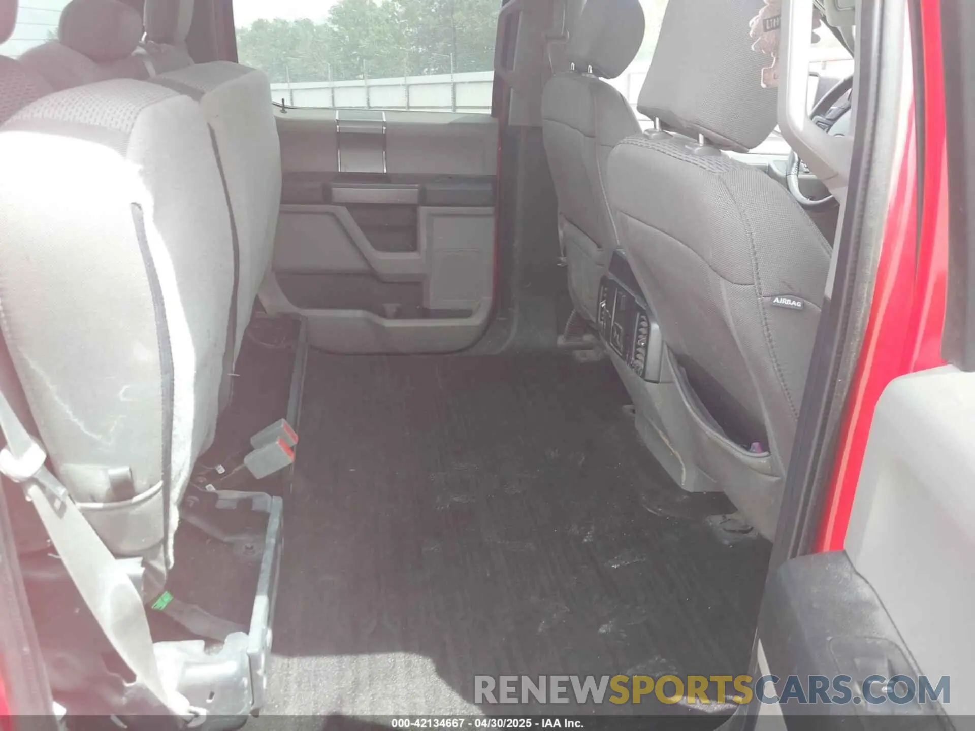 8 Photograph of a damaged car 1FTEW1E56LKE33121 FORD F-150 2020