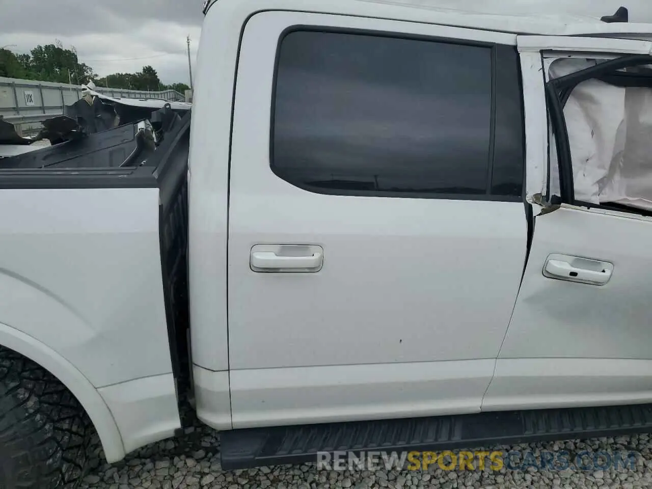 10 Photograph of a damaged car 1FTEW1E58LKE78819 FORD F-150 2020