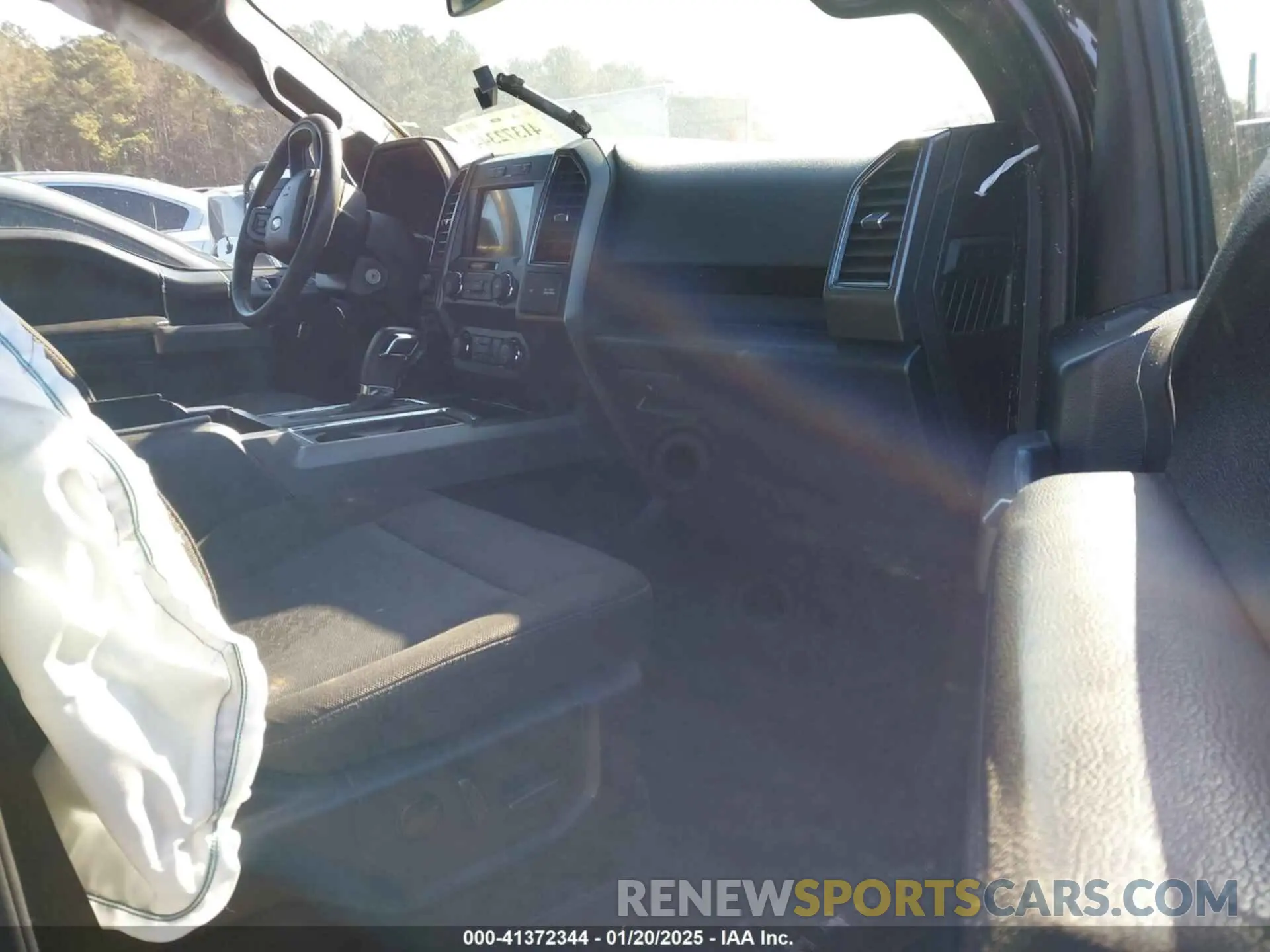 5 Photograph of a damaged car 1FTEW1E59LFA76476 FORD F-150 2020