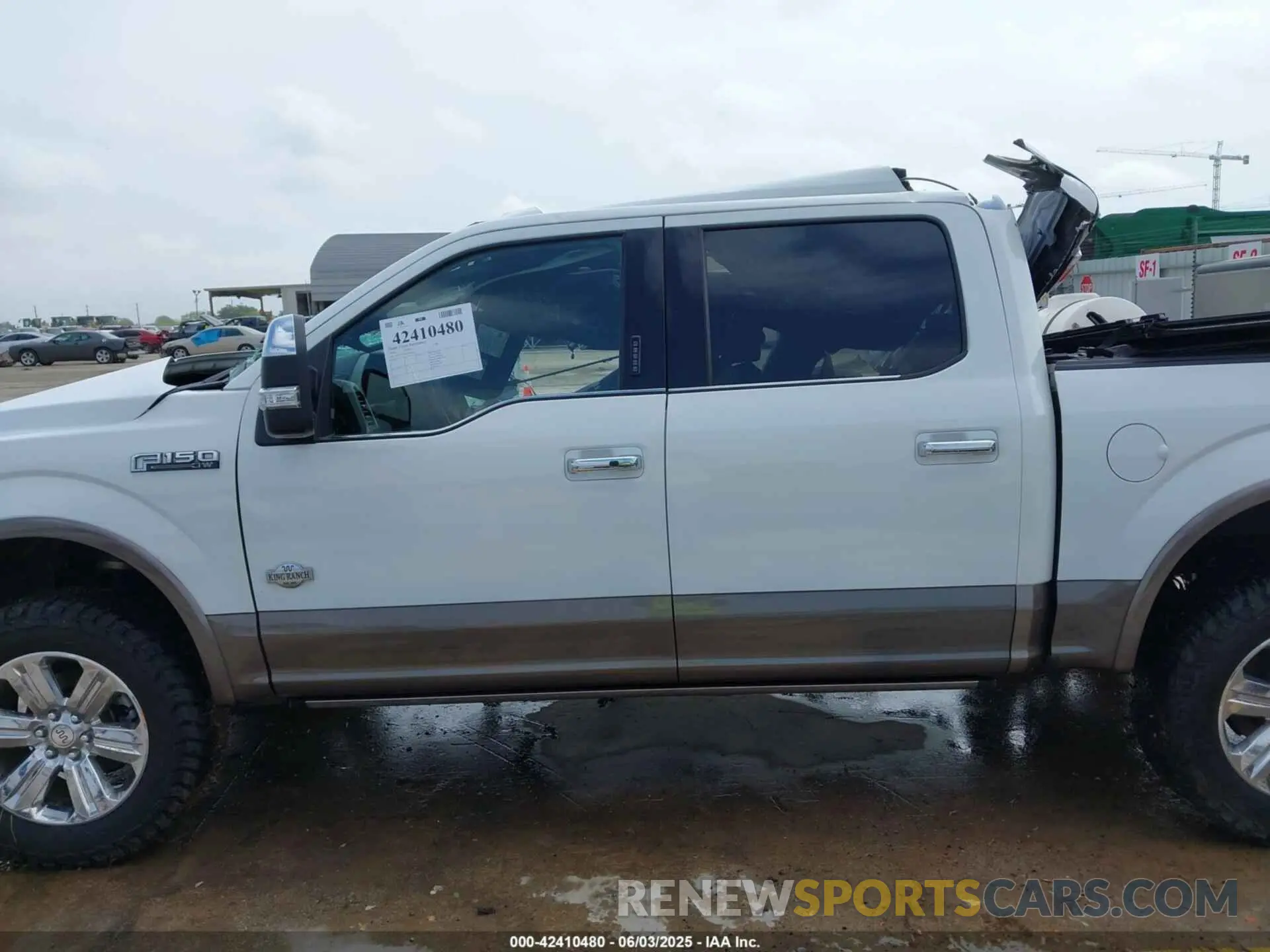 15 Photograph of a damaged car 1FTEW1E59LFB55310 FORD F-150 2020