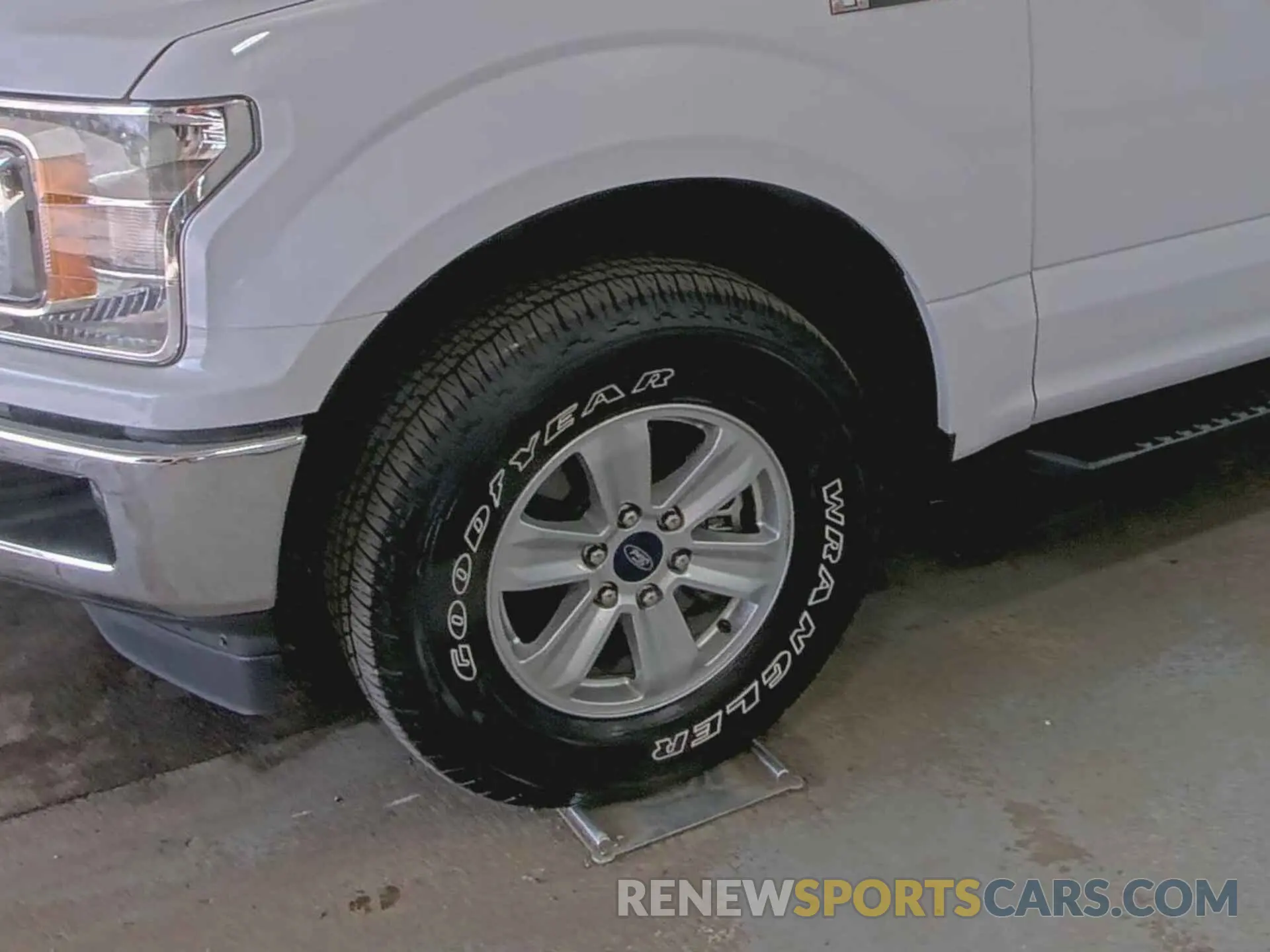 13 Photograph of a damaged car 1FTEW1E59LKE81373 FORD F-150 2020