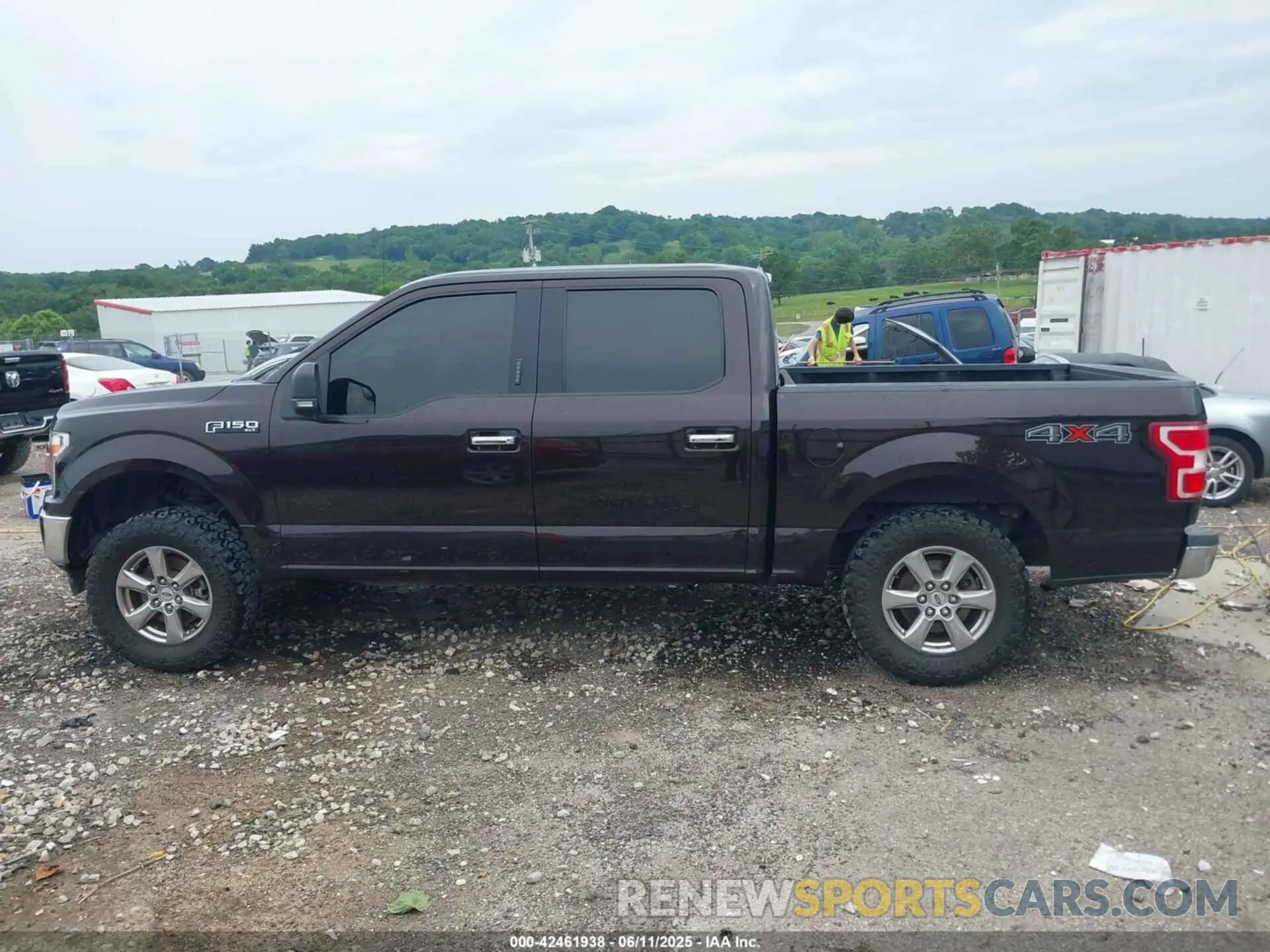 14 Photograph of a damaged car 1FTEW1E5XLFA26833 FORD F-150 2020