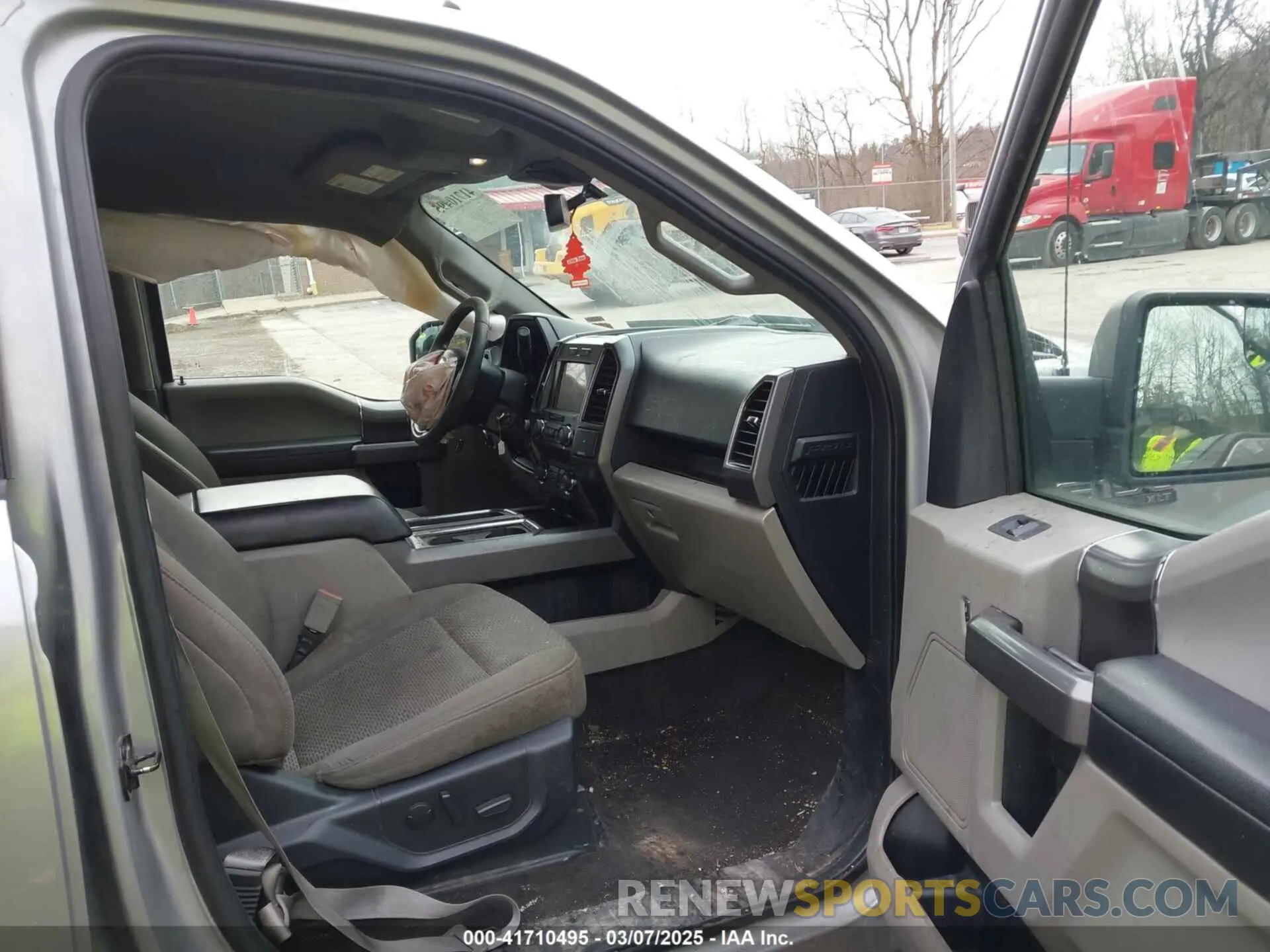 5 Photograph of a damaged car 1FTEW1EB3LKD64605 FORD F-150 2020